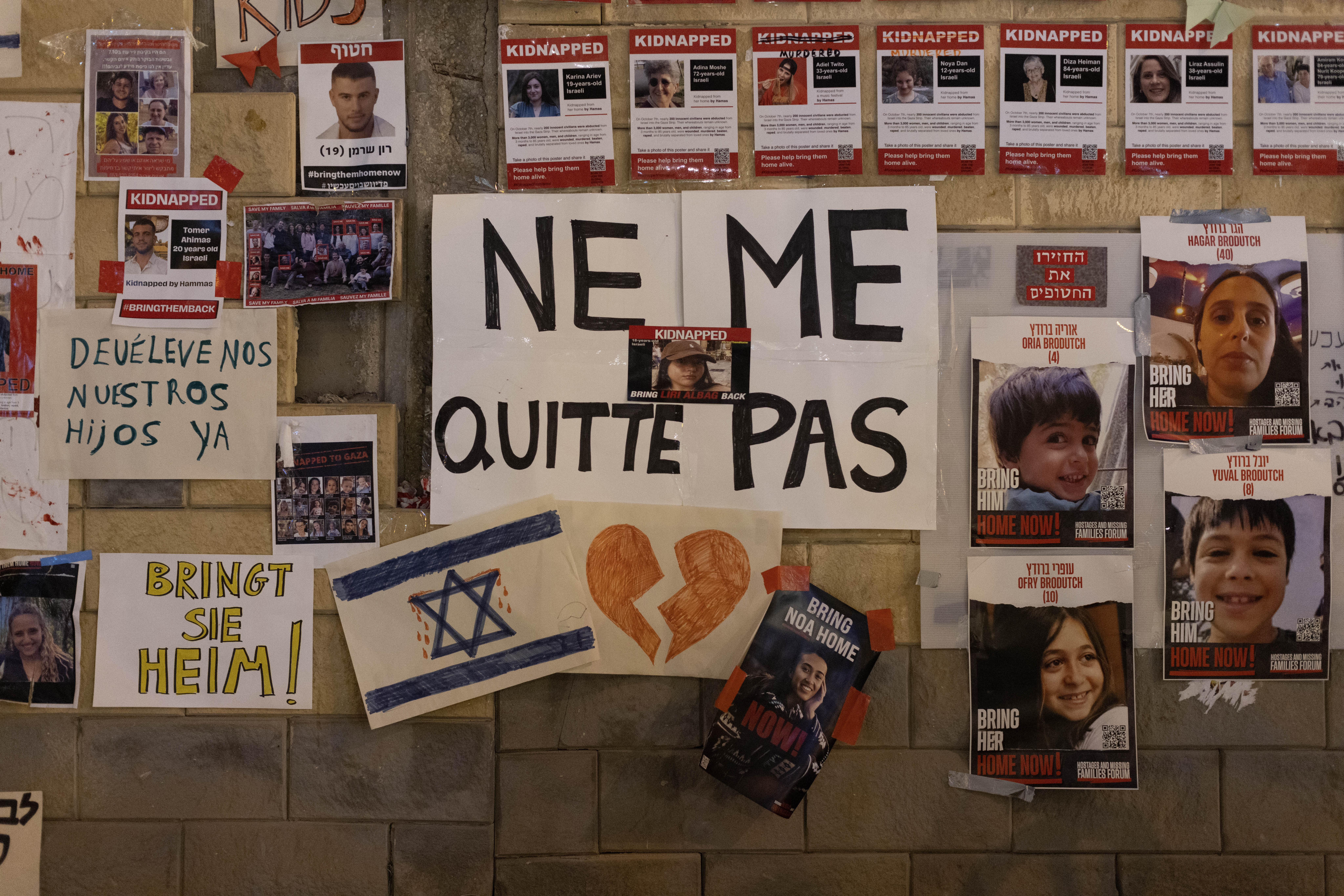 Israelis protesting at the headquarters of the Israeli Defence Ministry in Tel Aviv