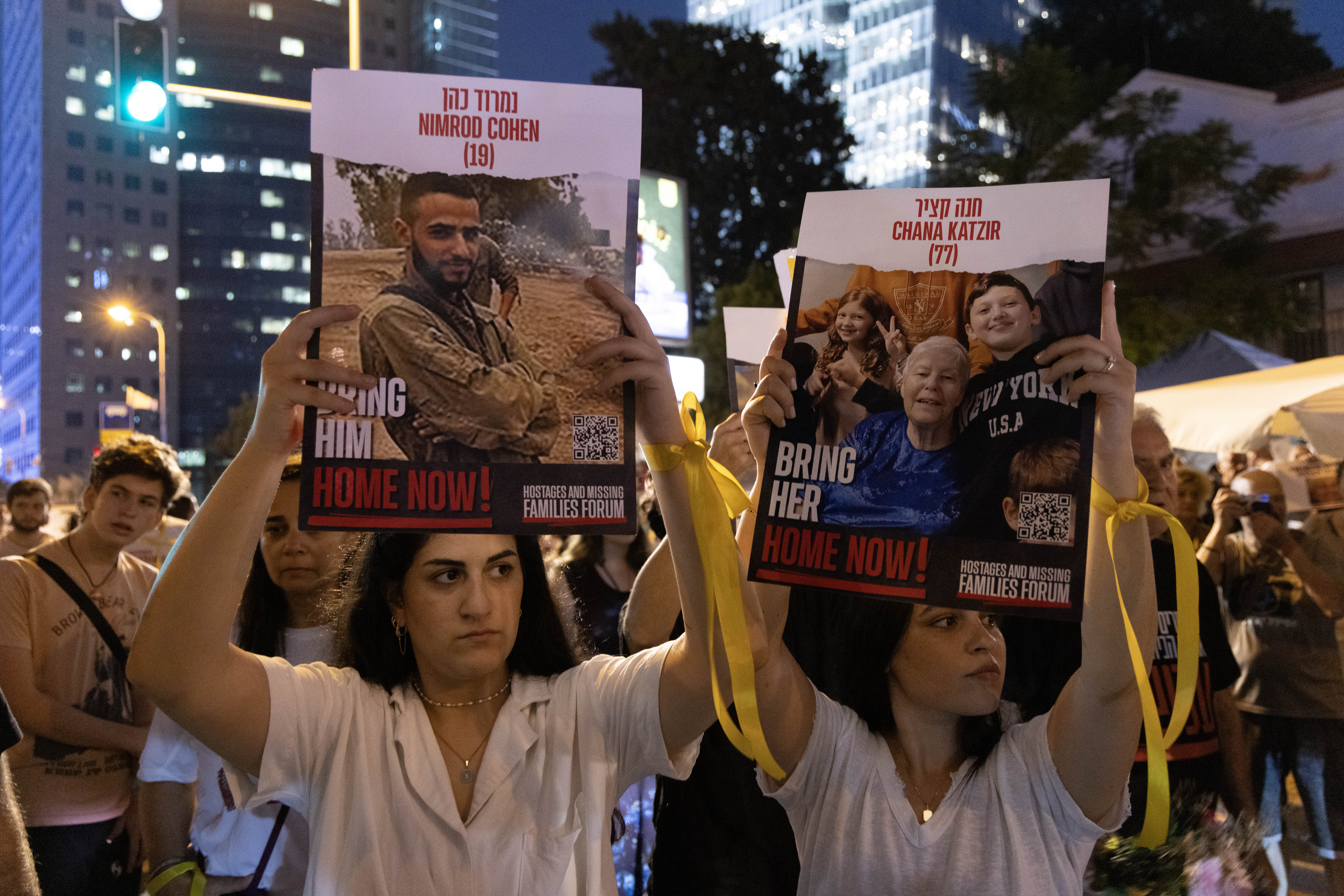 Israelis protesting at the headquarters of the Israeli Defence Ministry in Tel Aviv