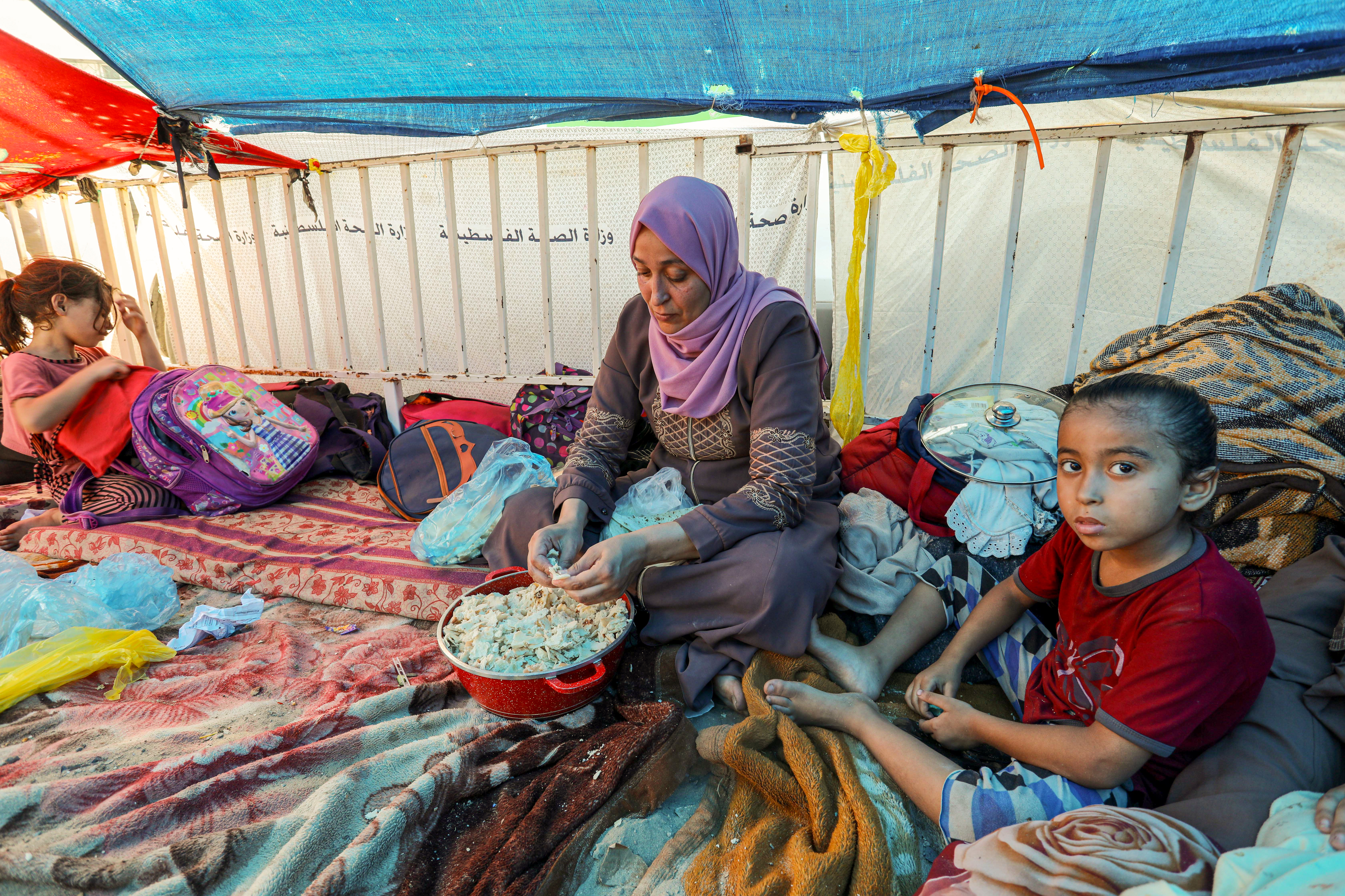 Family sheltering at Al-Shifa hosital in Gaza
