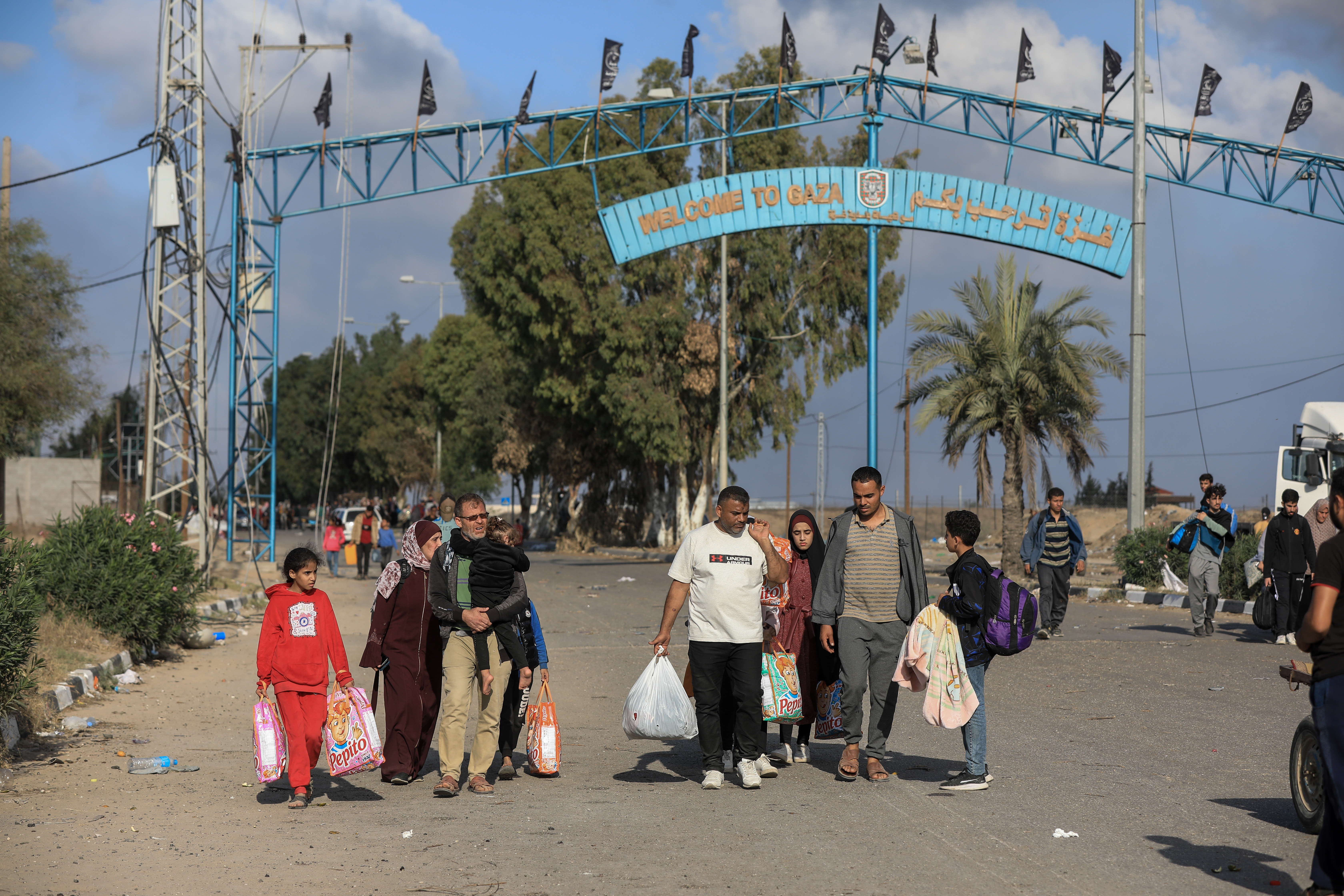 Palestinians gave been forced to leave Gaza City and Northern Gaza, making their way to the central region of the coastal territory