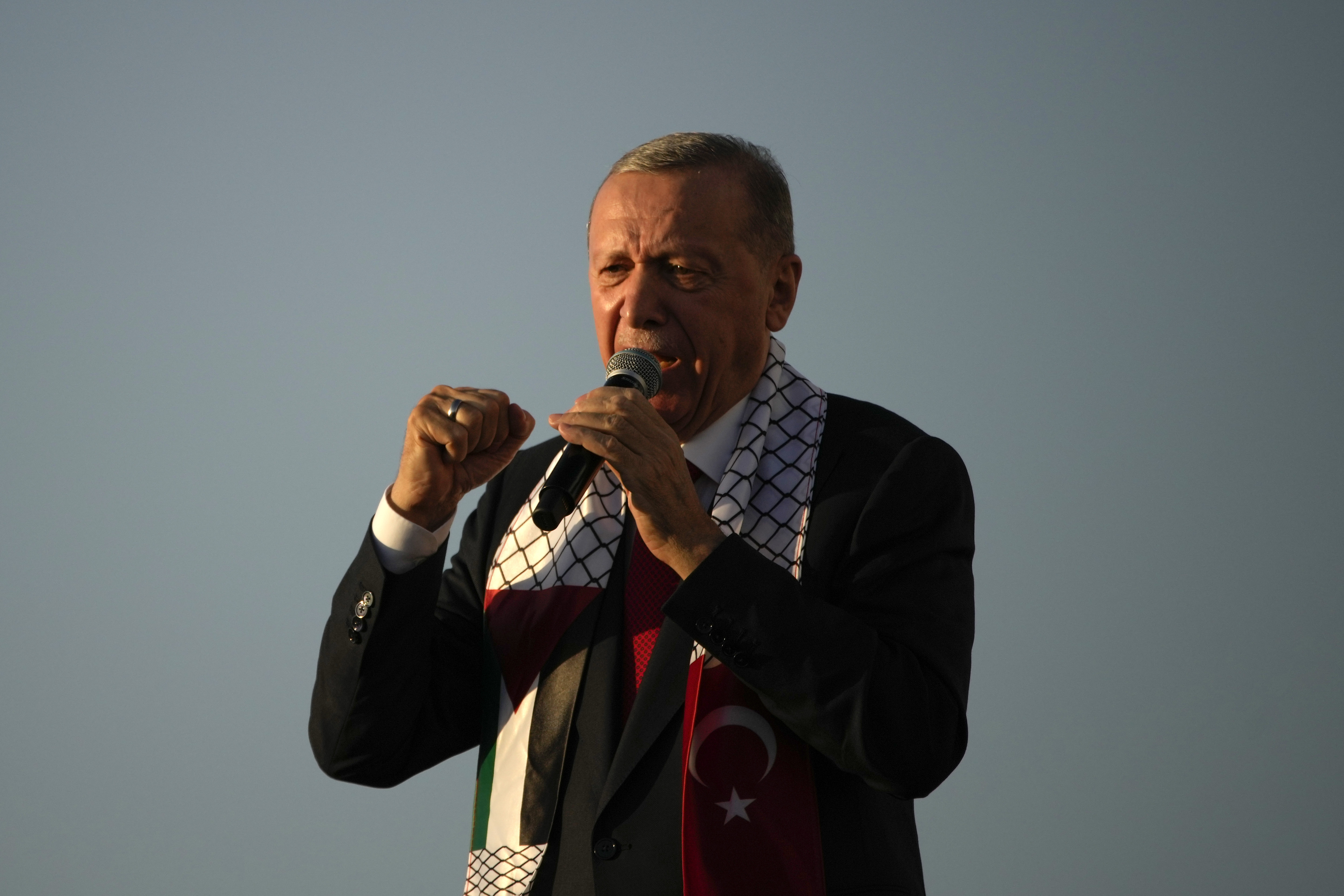 Turkish President Recep Tayyip Erdogan, speaks to the attendees during a rally to show their solidarity with the Palestinians, in Istanbul, Turkey, Saturday, Oct. 28, 2023. (AP Photo/Emrah Gurel)