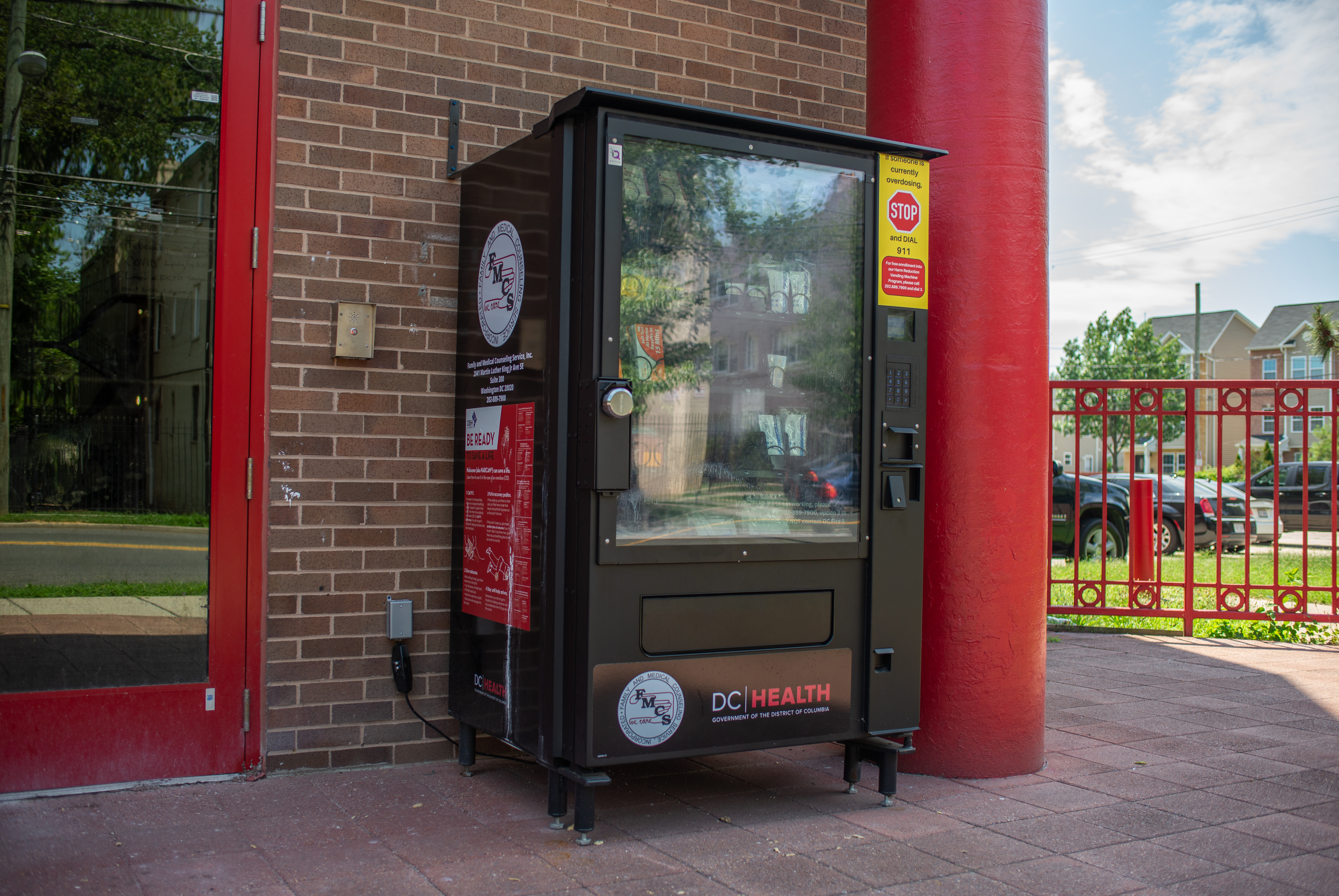 Narcan vending machine