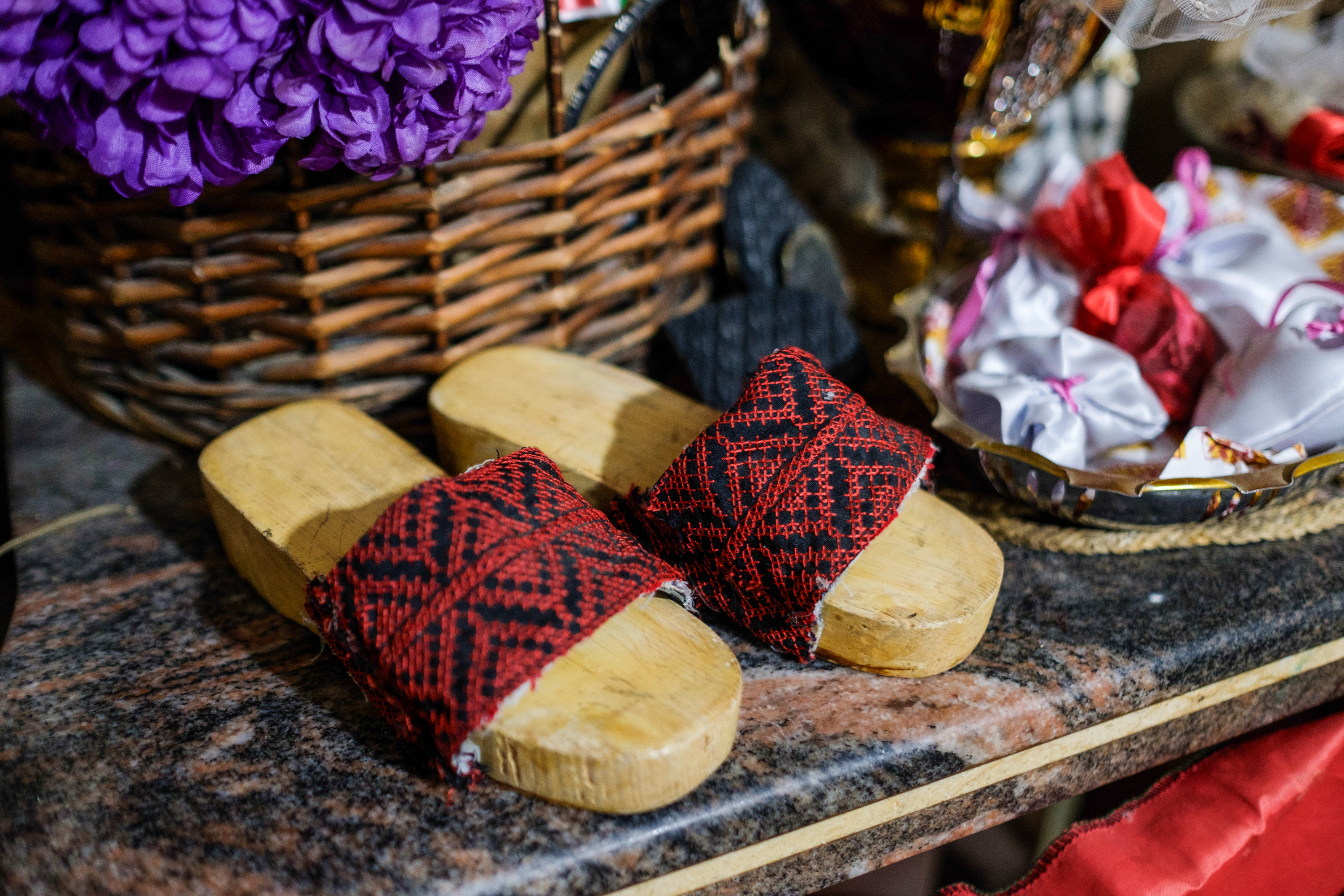 Clogs with the Palestinian stitch