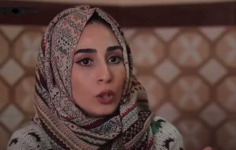 Baraa speaking about her project