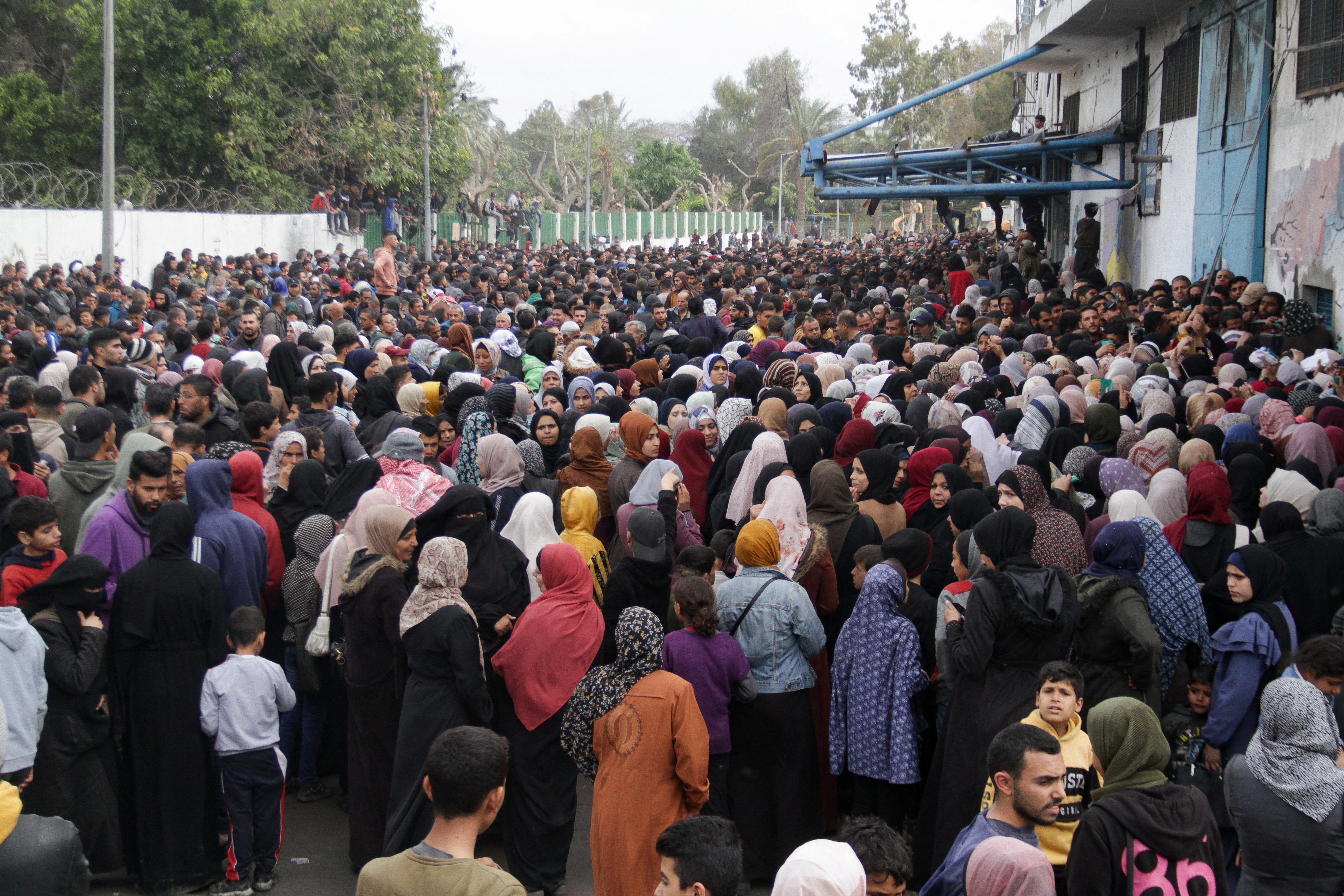 Twenty Palestinians were killed in the early hours of Tuesday on Rafah, while UN warns Gaza could be hith by famine between mid-March and May.