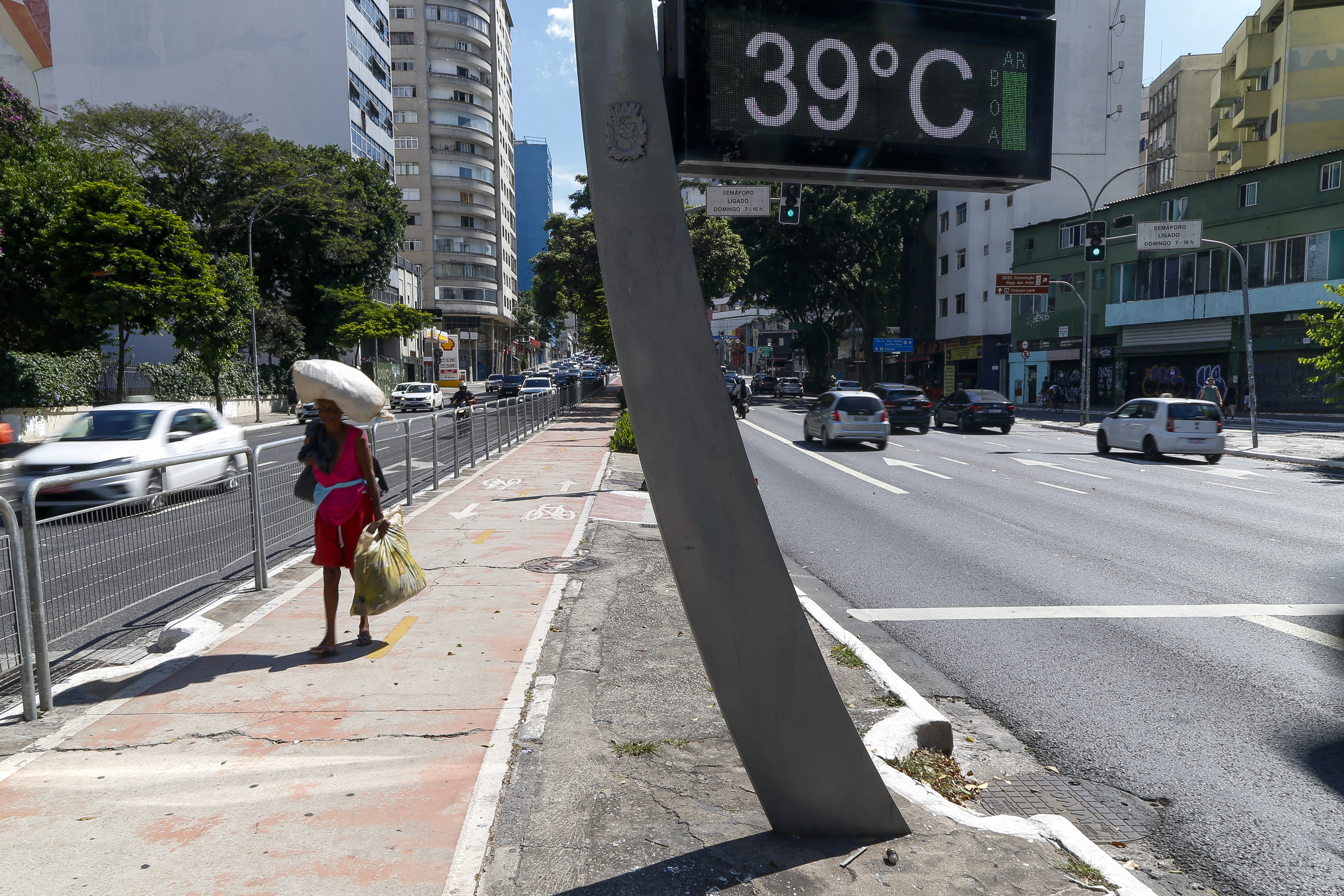 Record heat index of 62.3C scorches Rio de Janeiro