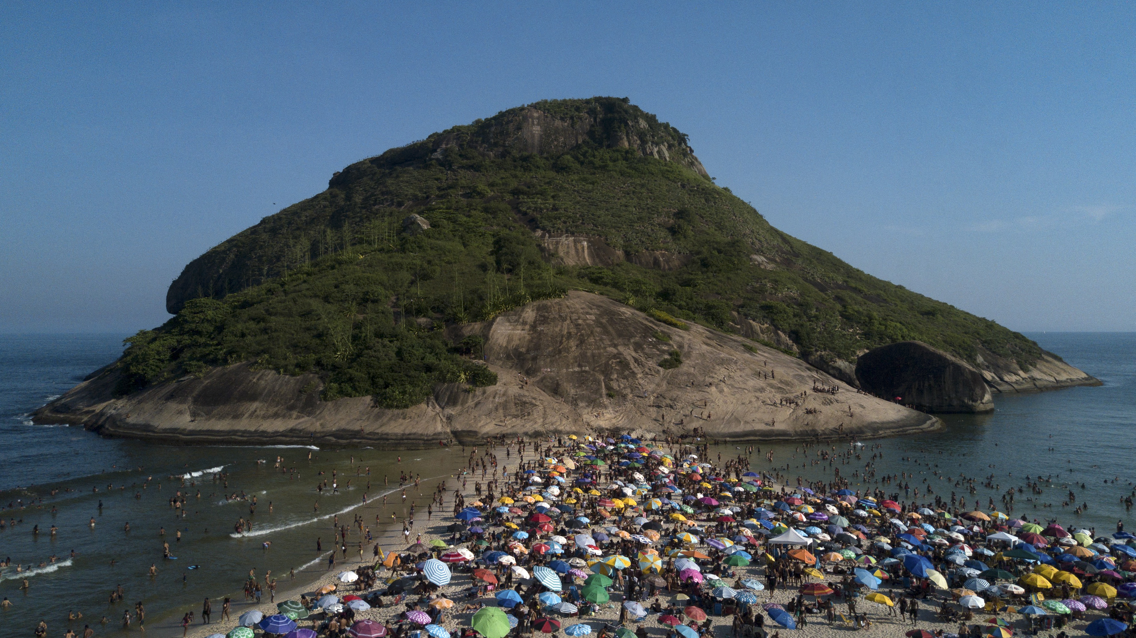 Record heat index of 62.3C scorches Rio de Janeiro