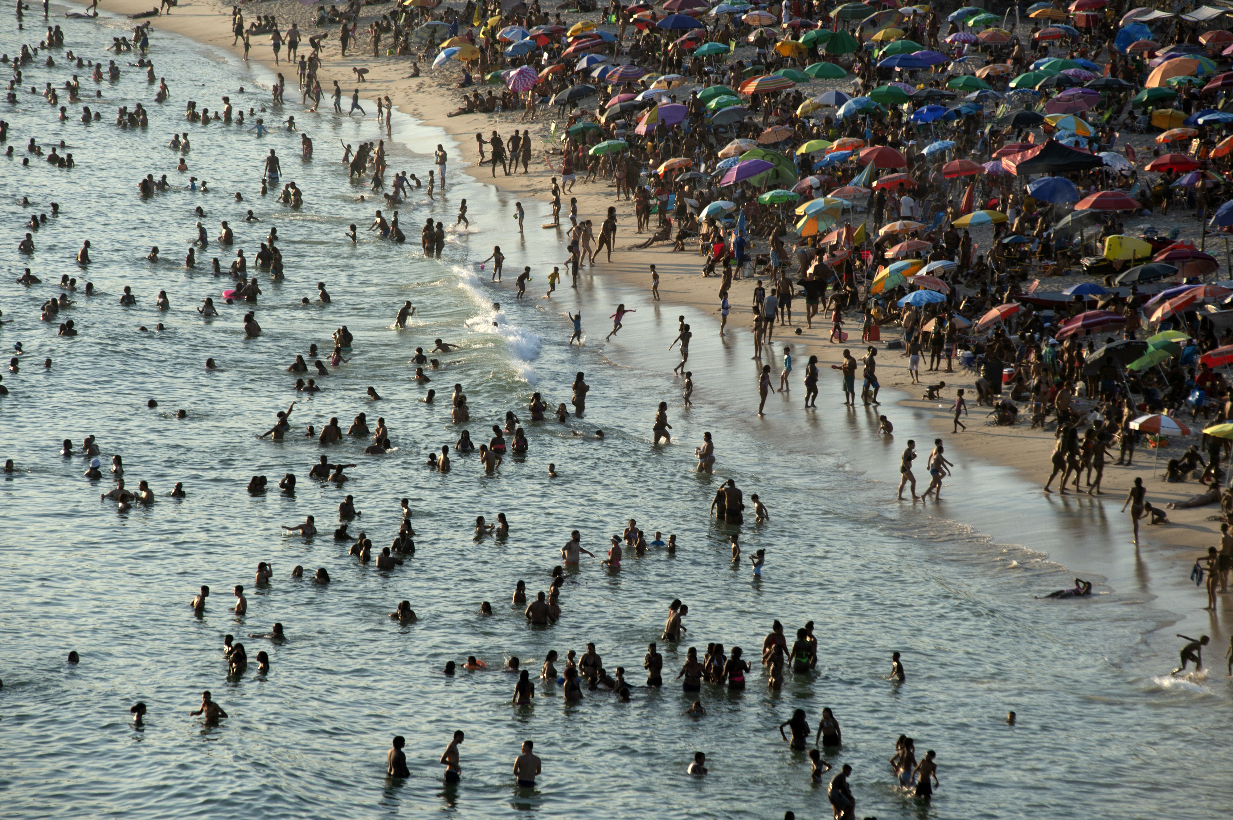 Record heat index of 62.3C scorches Rio de Janeiro
