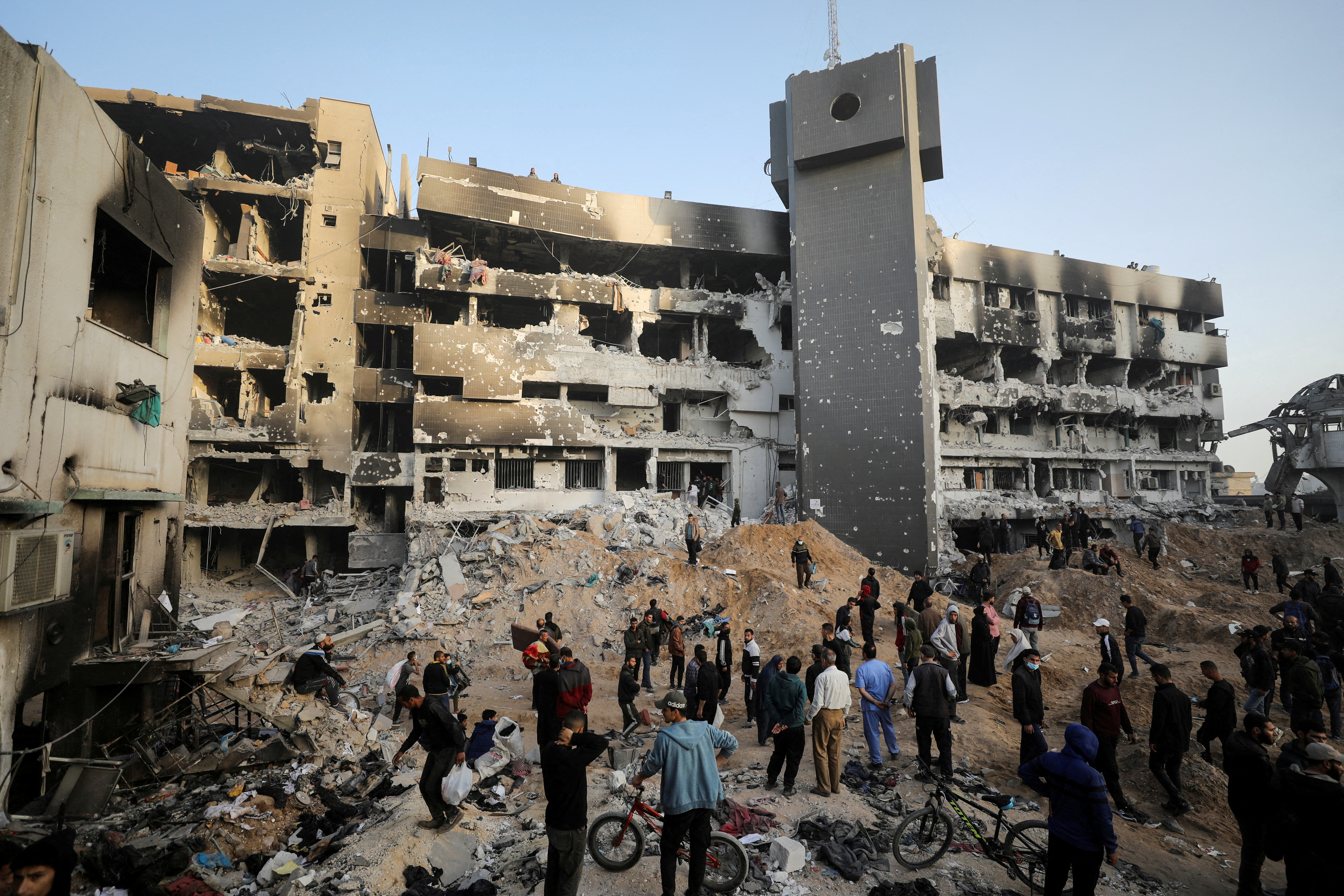 Palestinians inspect damage at al-Shifa Hospital