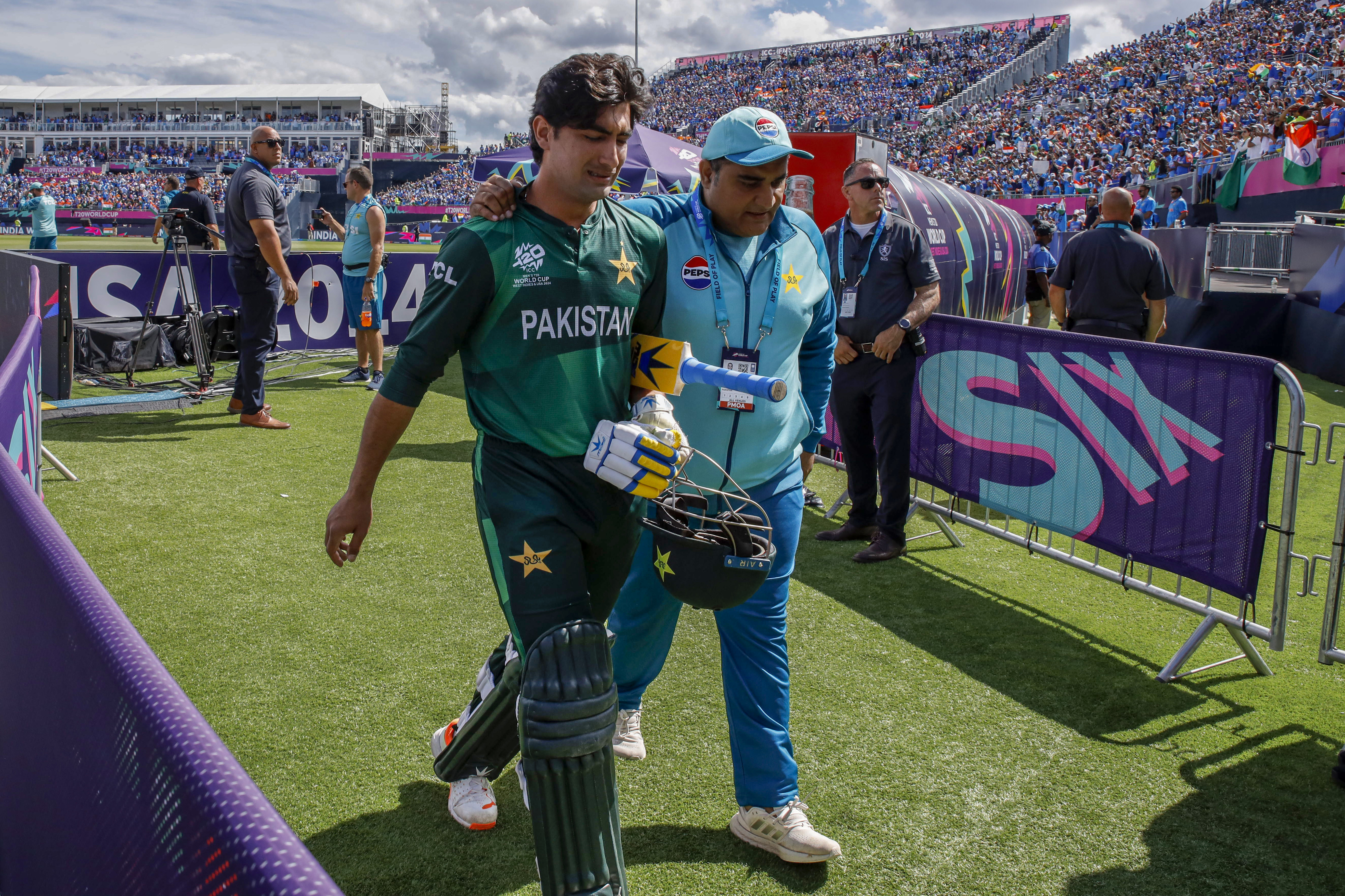 India and Pakistan cricket fans bring the party to the USA