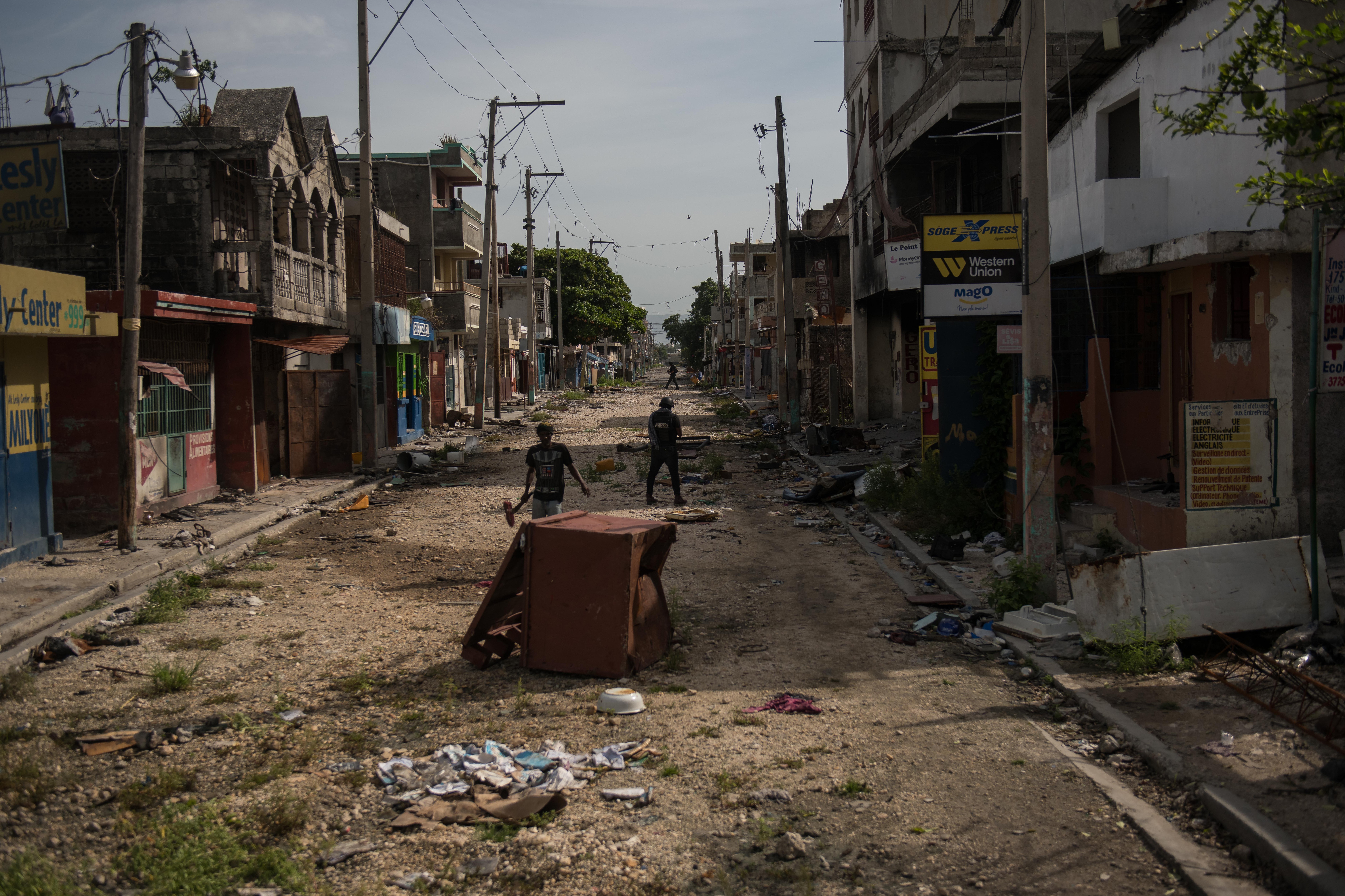 More Kenyan police deploy to tackle Haiti violence