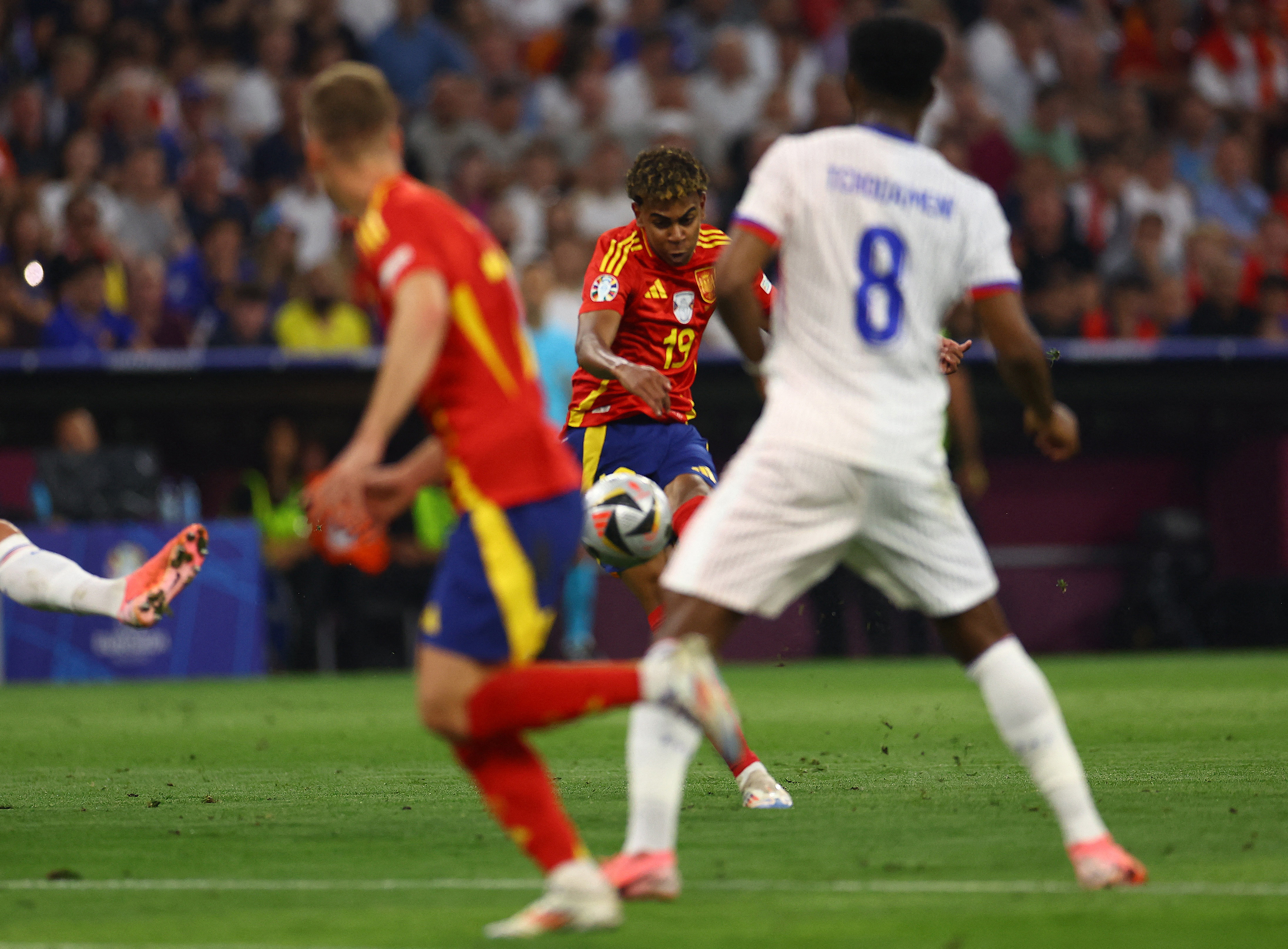 Soccer Football - Euro 2024 - Semi Final - Spain v France - Munich Football Arena, Munich, Germany - July 9, 2024 Spain's Lamine Yamal scores their first goal REUTERS/Lisi Niesner