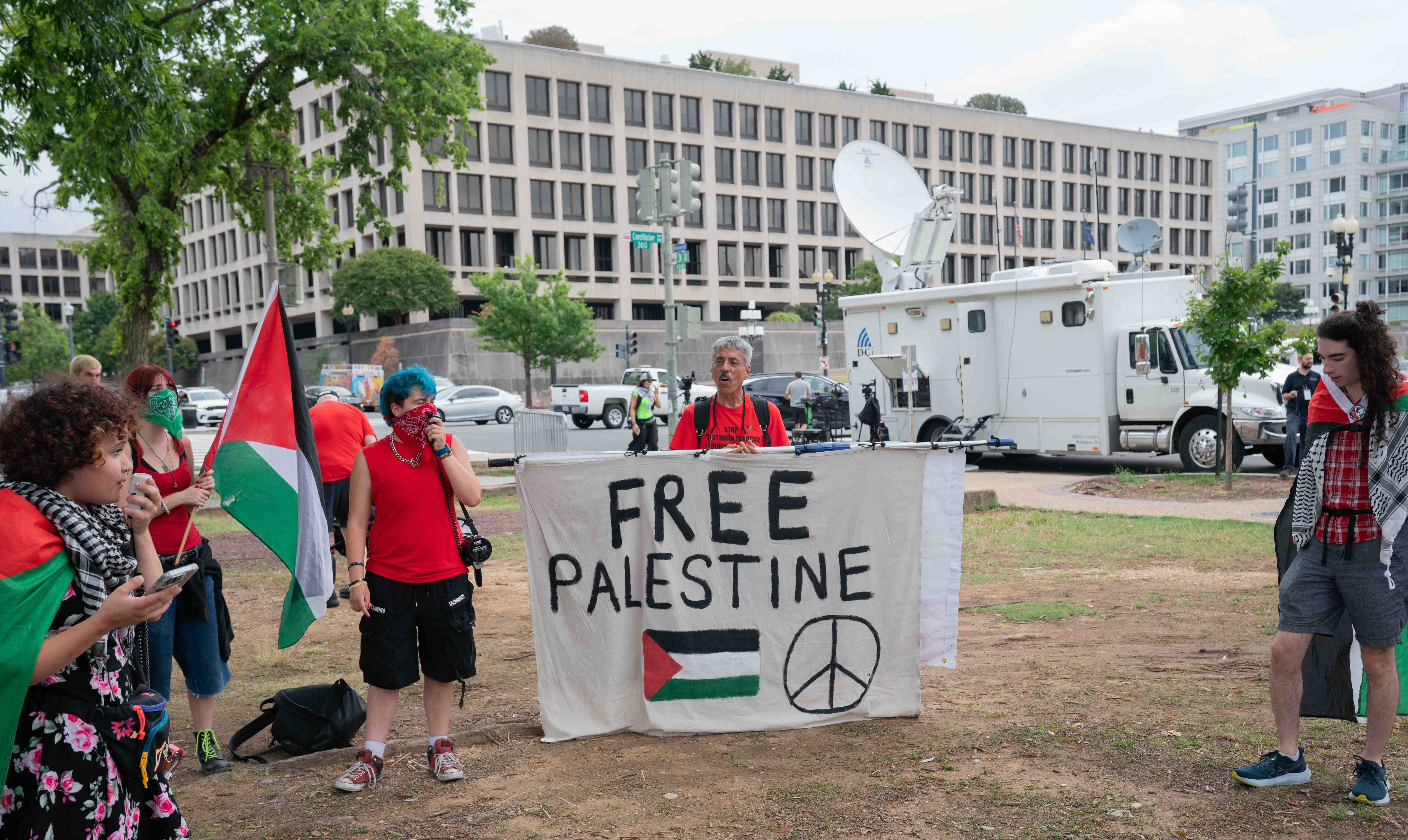 Protesters gather for Israeli PM Netanyahu's address to Congress in Washington