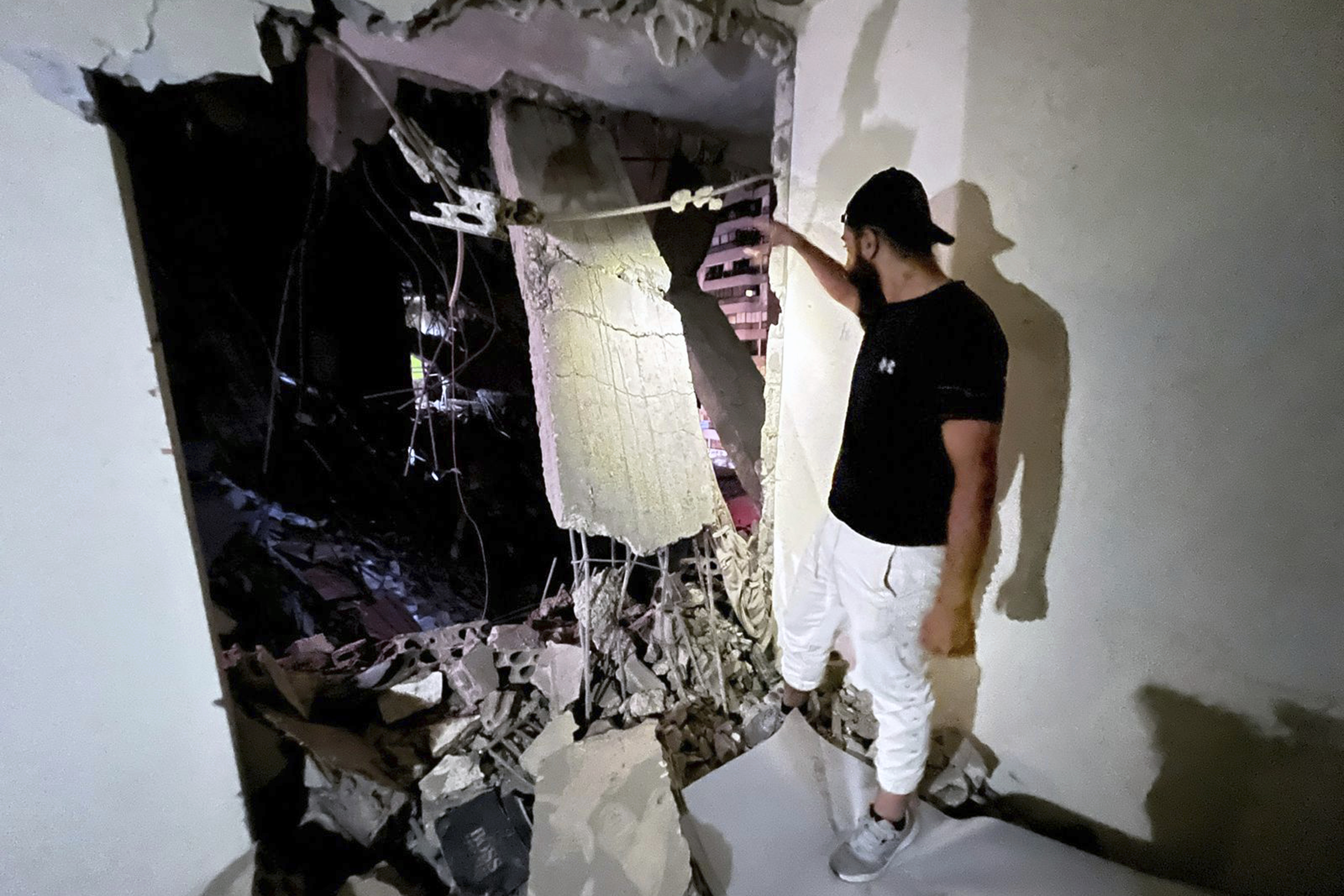 Israel strikes building in Beirut suburbs