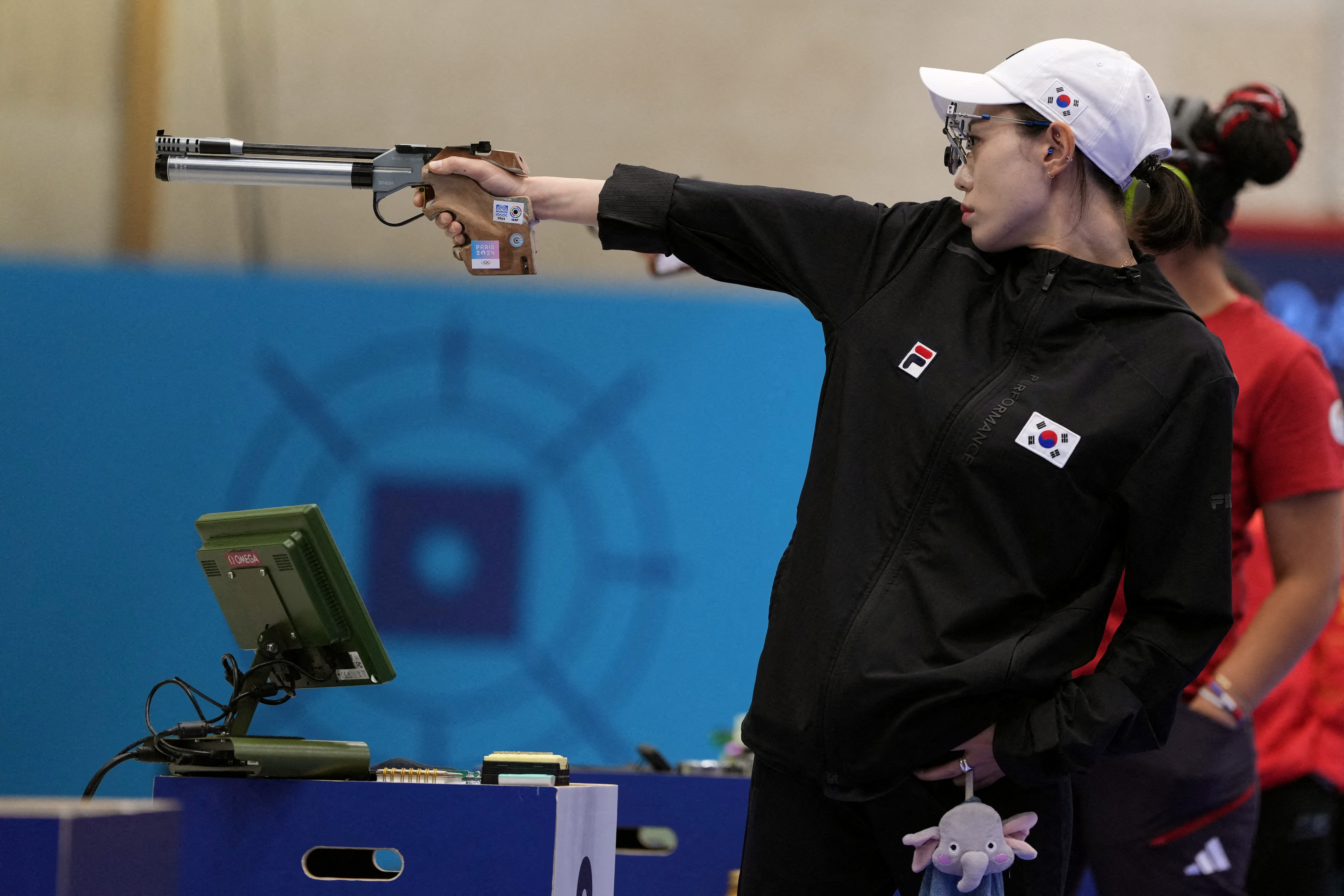 PARIS 2024 OLYMPICS - Shooting - 10m Air Pistol Women's Final - Chateauroux Shooting Centre, Dols, France - July 28, 2024. Yeji Kim of South Korea in action. REUTERS/Amr Alfiky REFILE - CORRECTING ID
