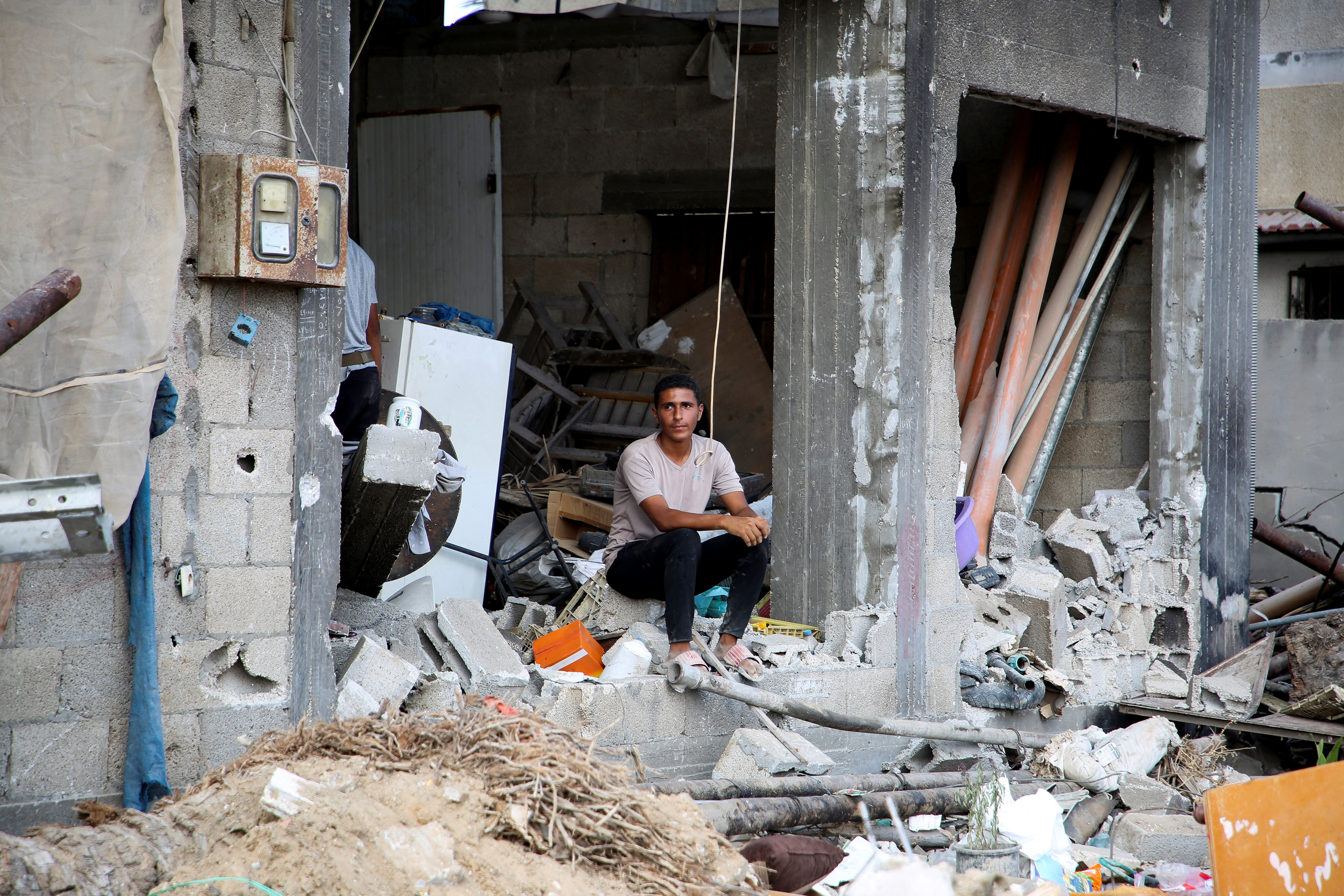 Aftermath of ground operation in Khan Younis