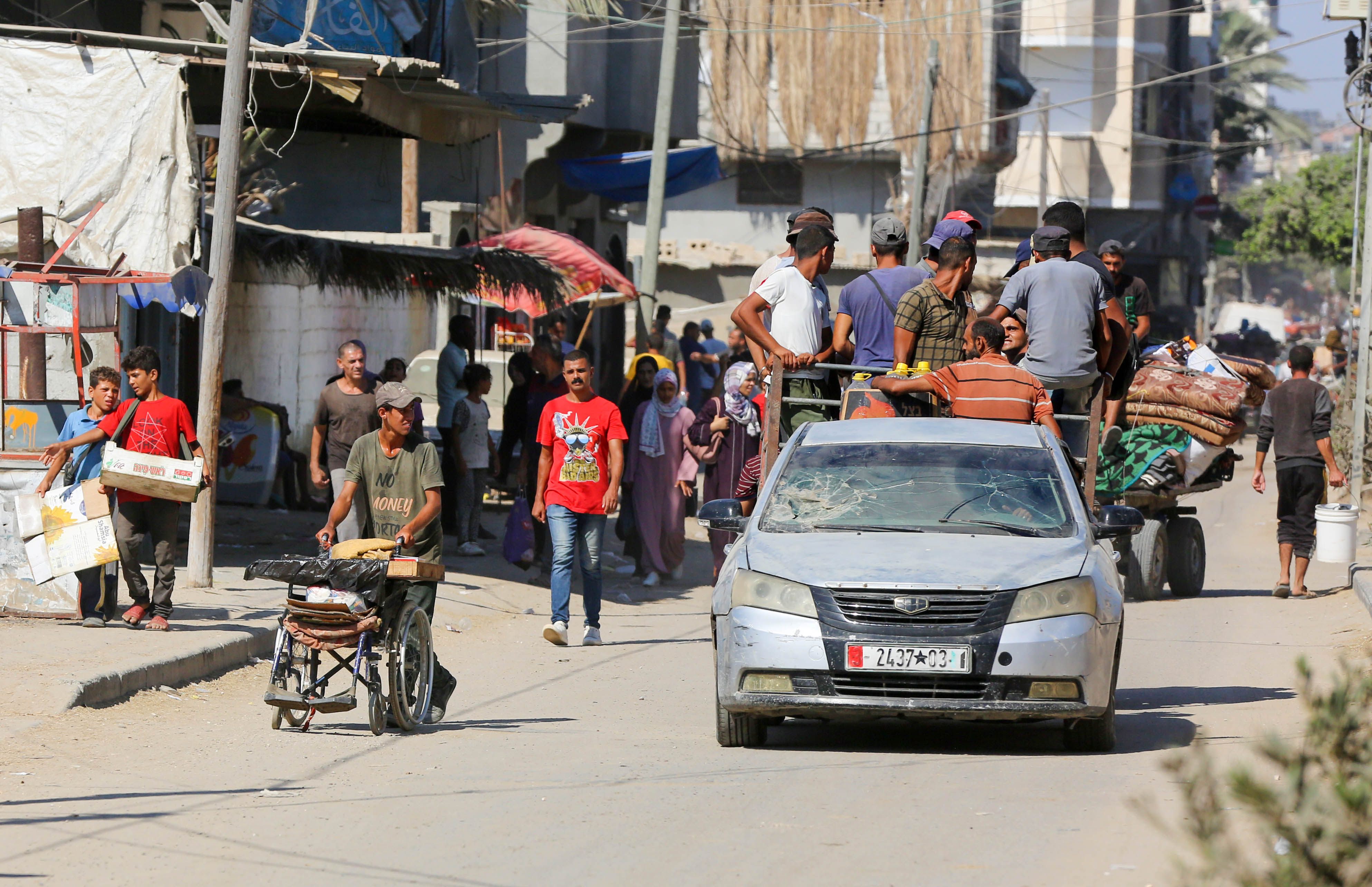 Thousands flee as Israel orders more evacuations in Deir al-Balah