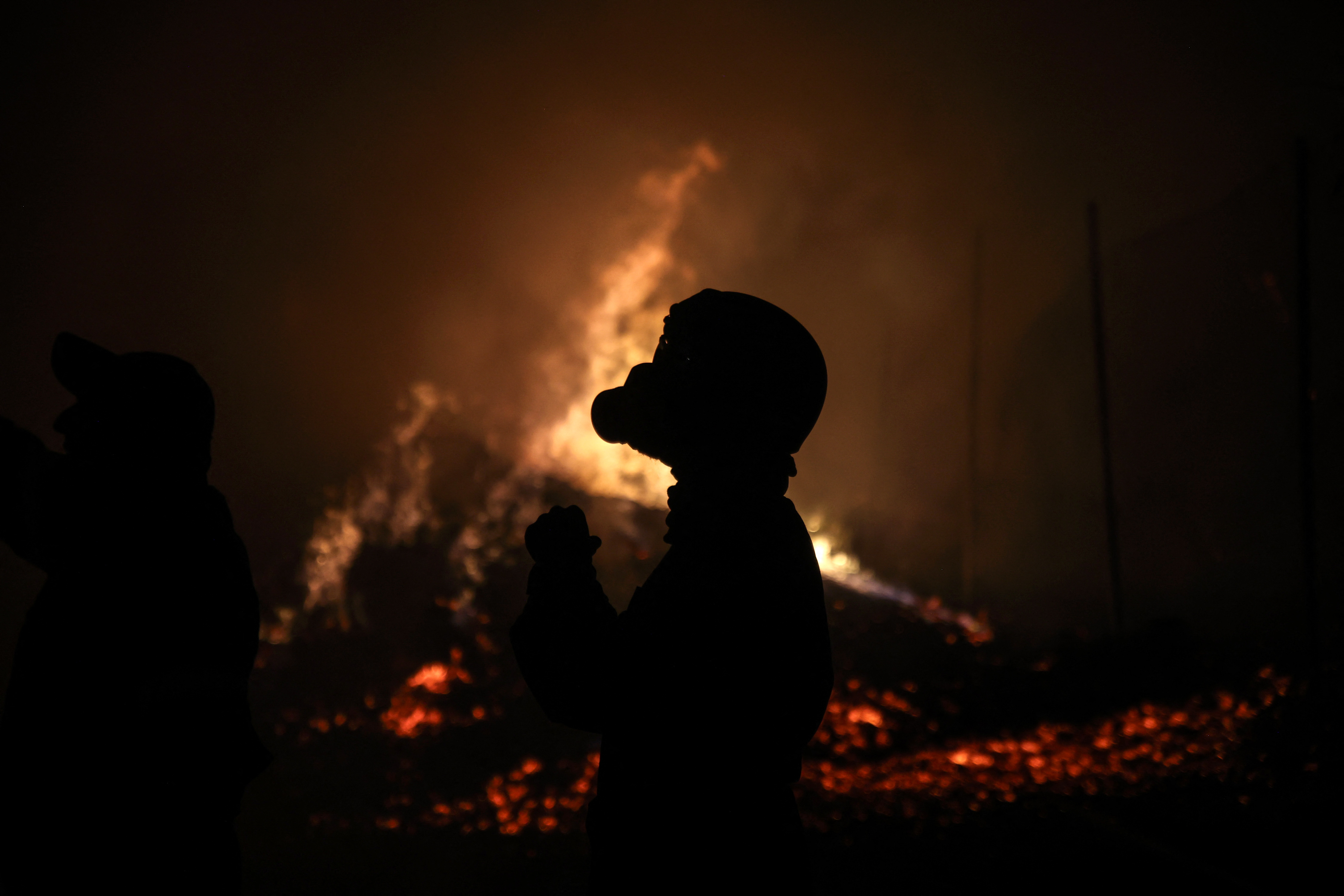 EU firefighters to join as Greece battles blaze
