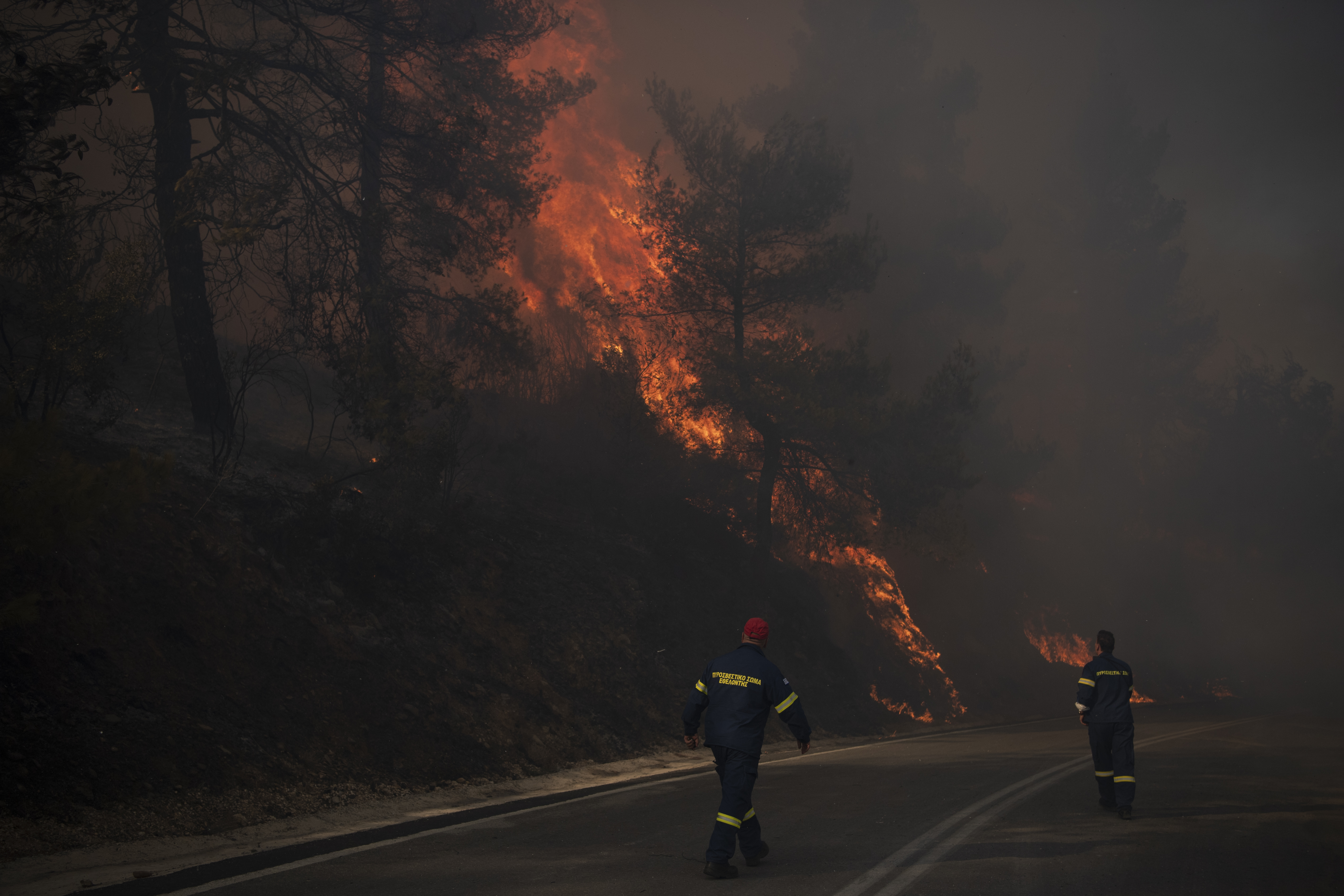 Major wildfire rages out of control on fringes of Greek capital; hundreds of firefighters deployed