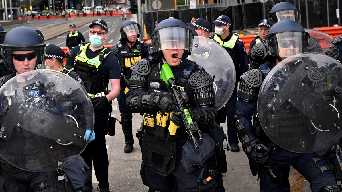 Anti-war protesters clash with police at Melbourne weapons expo