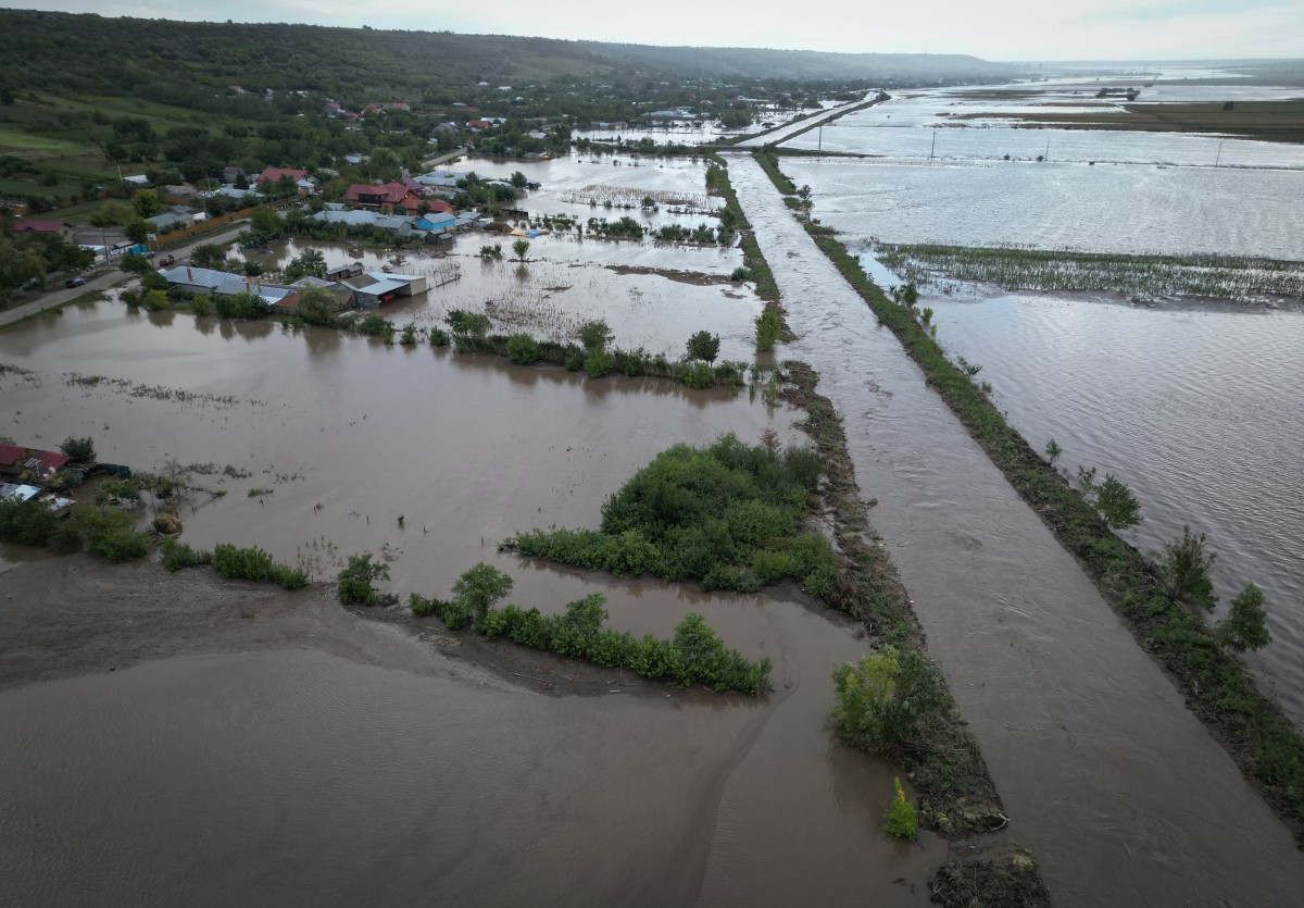Four people found dead in Romania as floods leave hundreds stranded