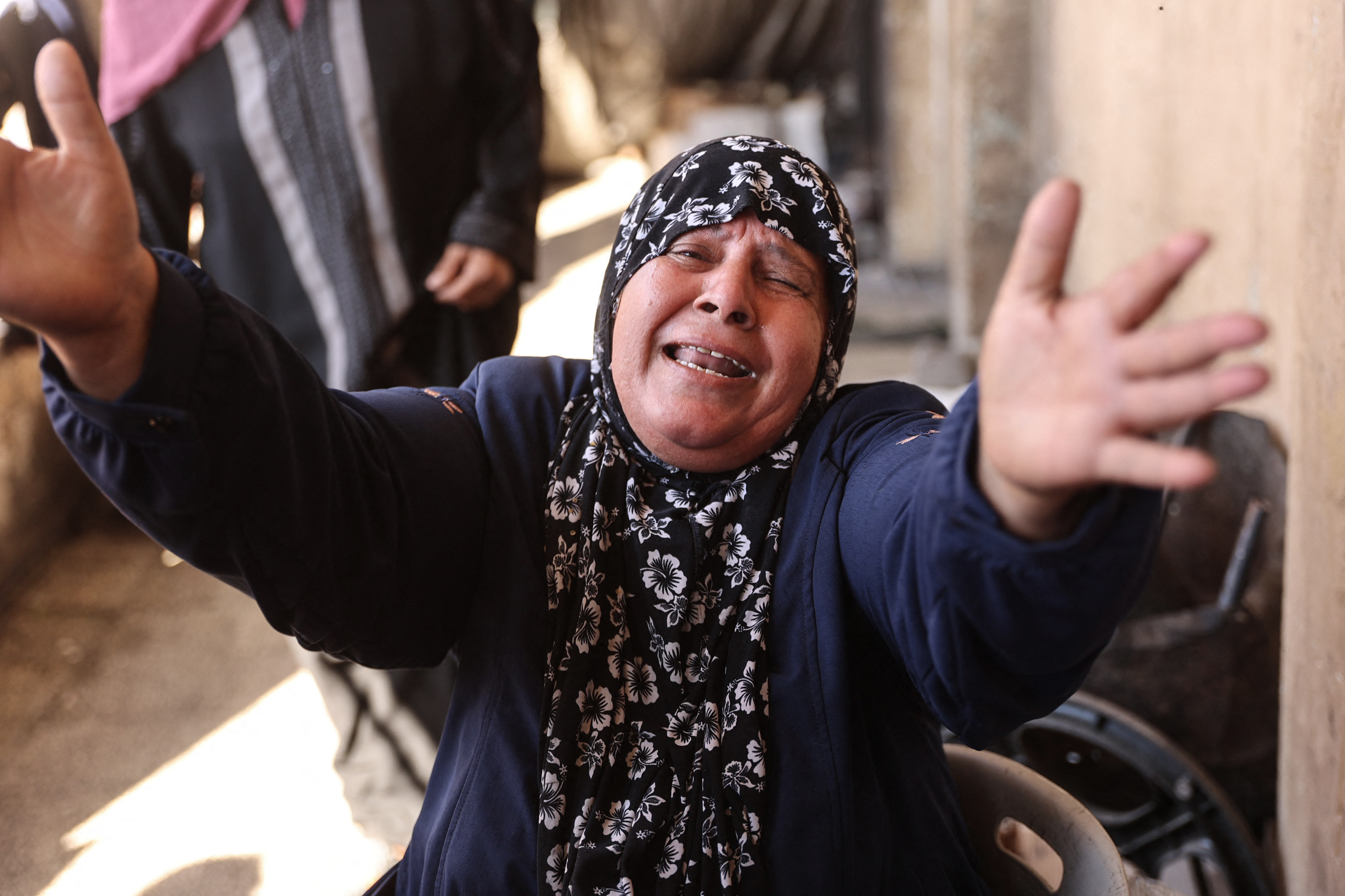 At least 11 killed in Israeli strike that hit a school in northern Gaza