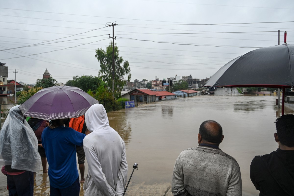 Nepal surveys flood damage as death toll reaches 192