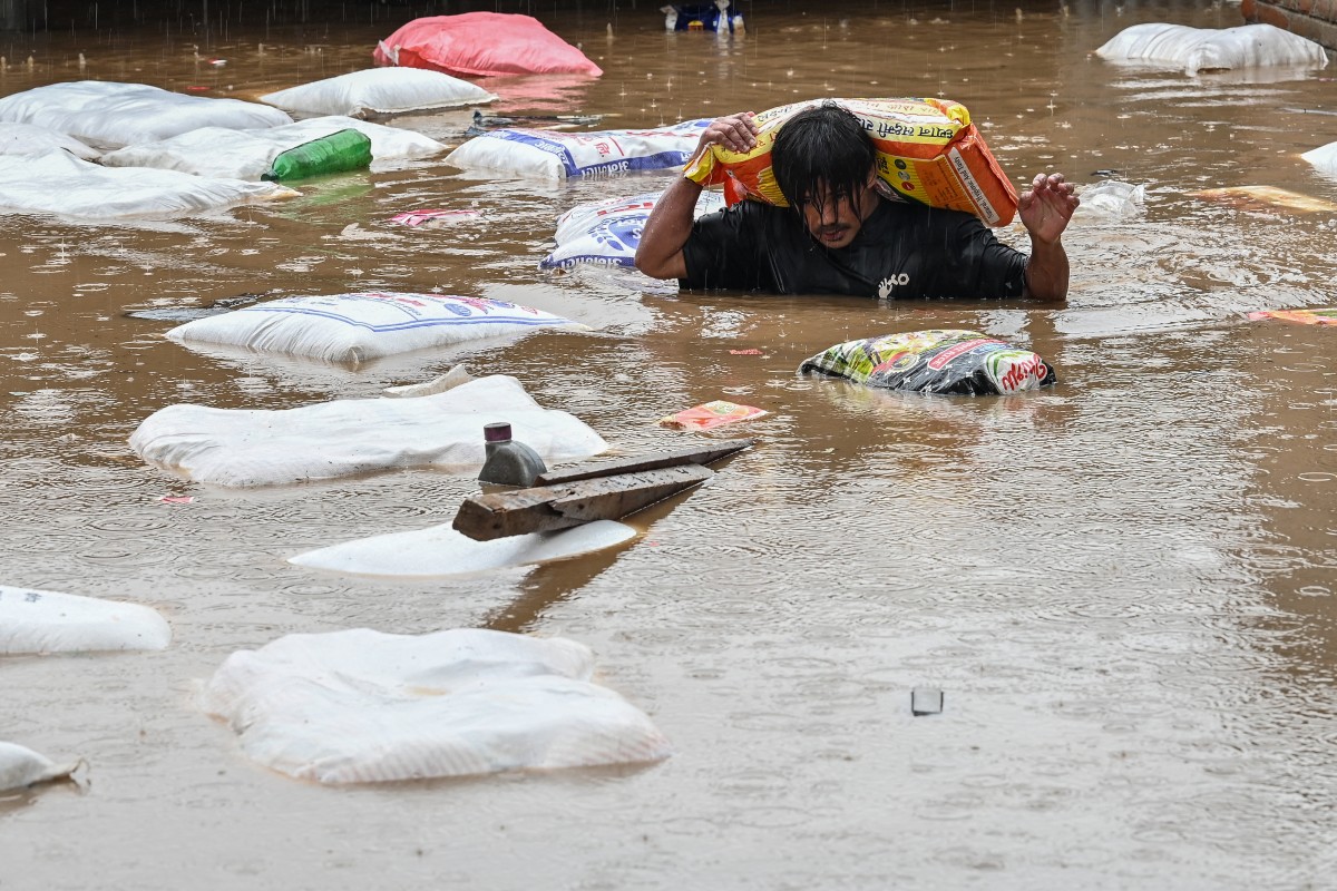 Nepal surveys flood damage