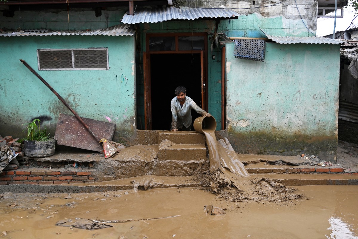 Nepal surveys flood damage as death toll reaches 192