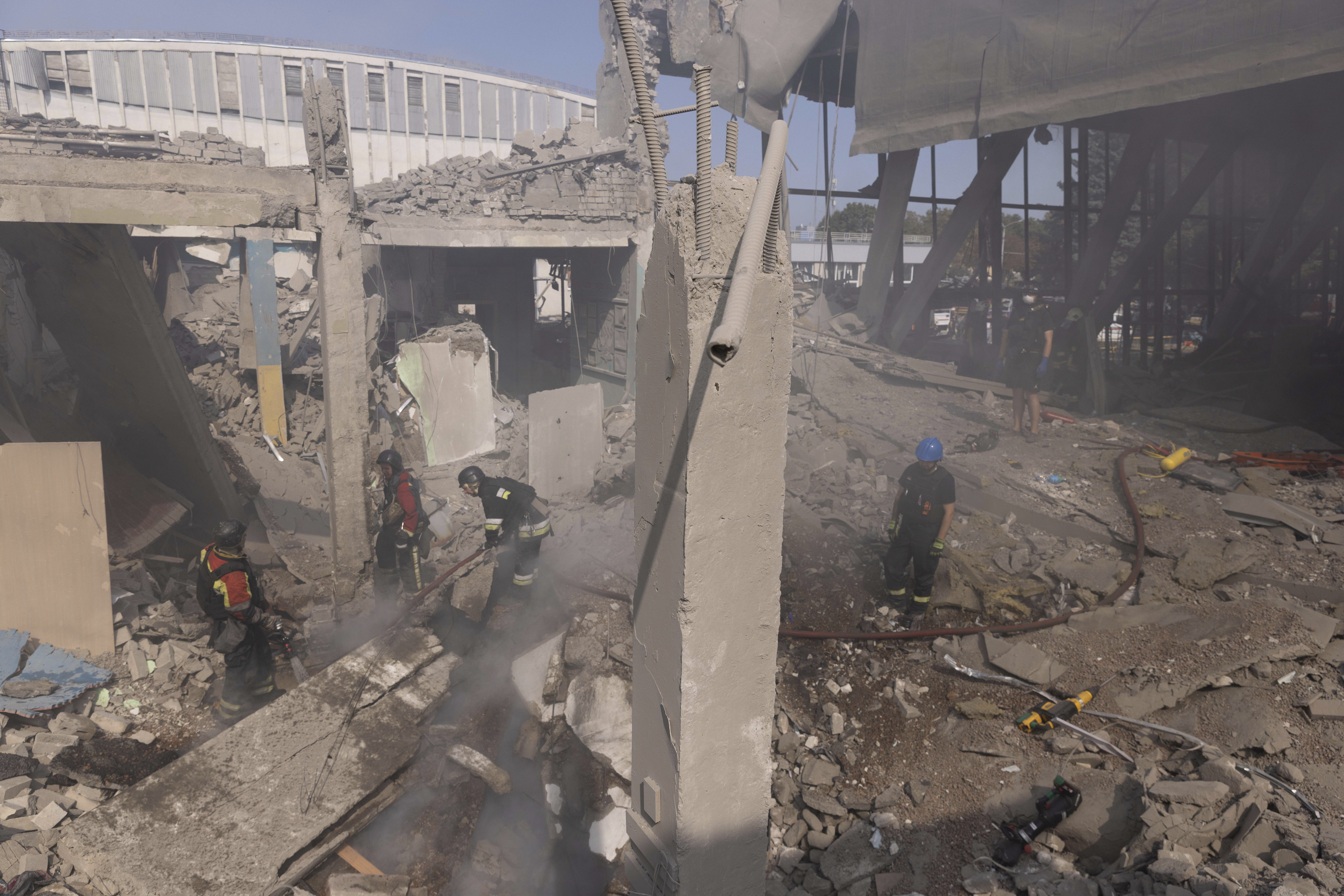 Russia launches a barrage of drones and missiles at Kyiv