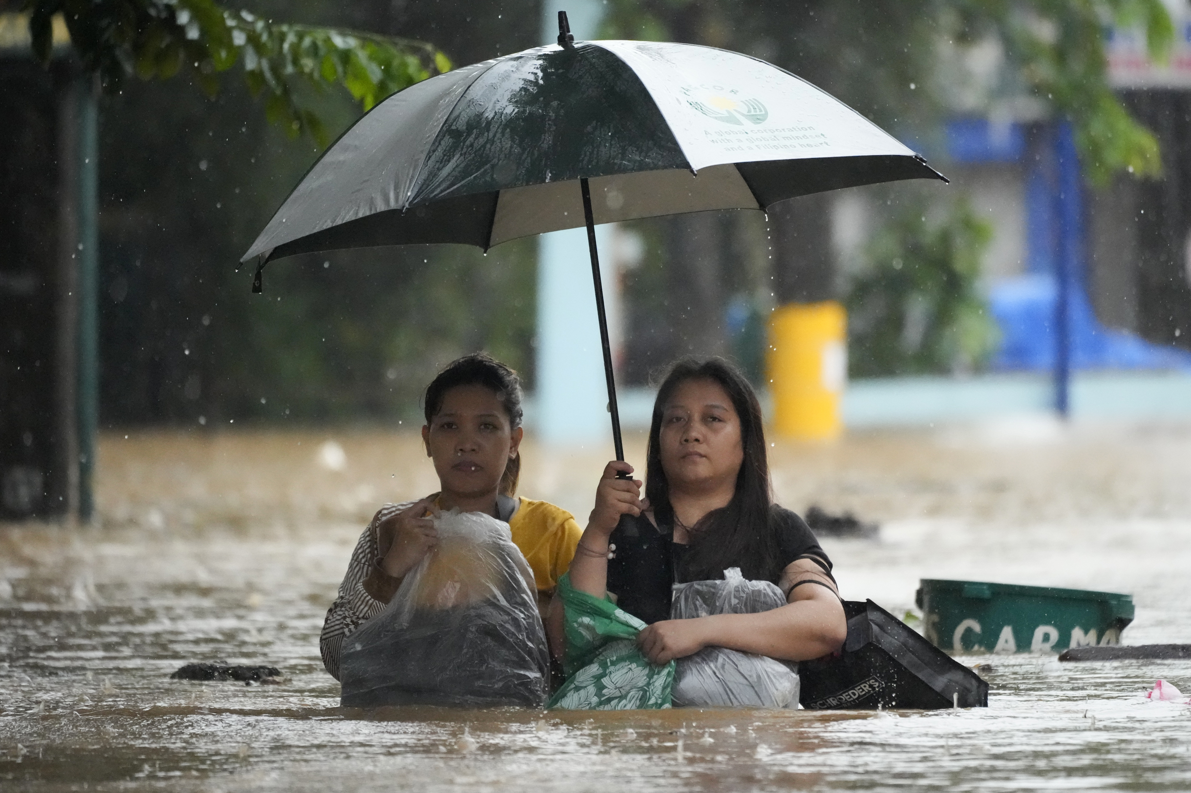 Tropical storm triggers landslides in Philippines, 11 dead