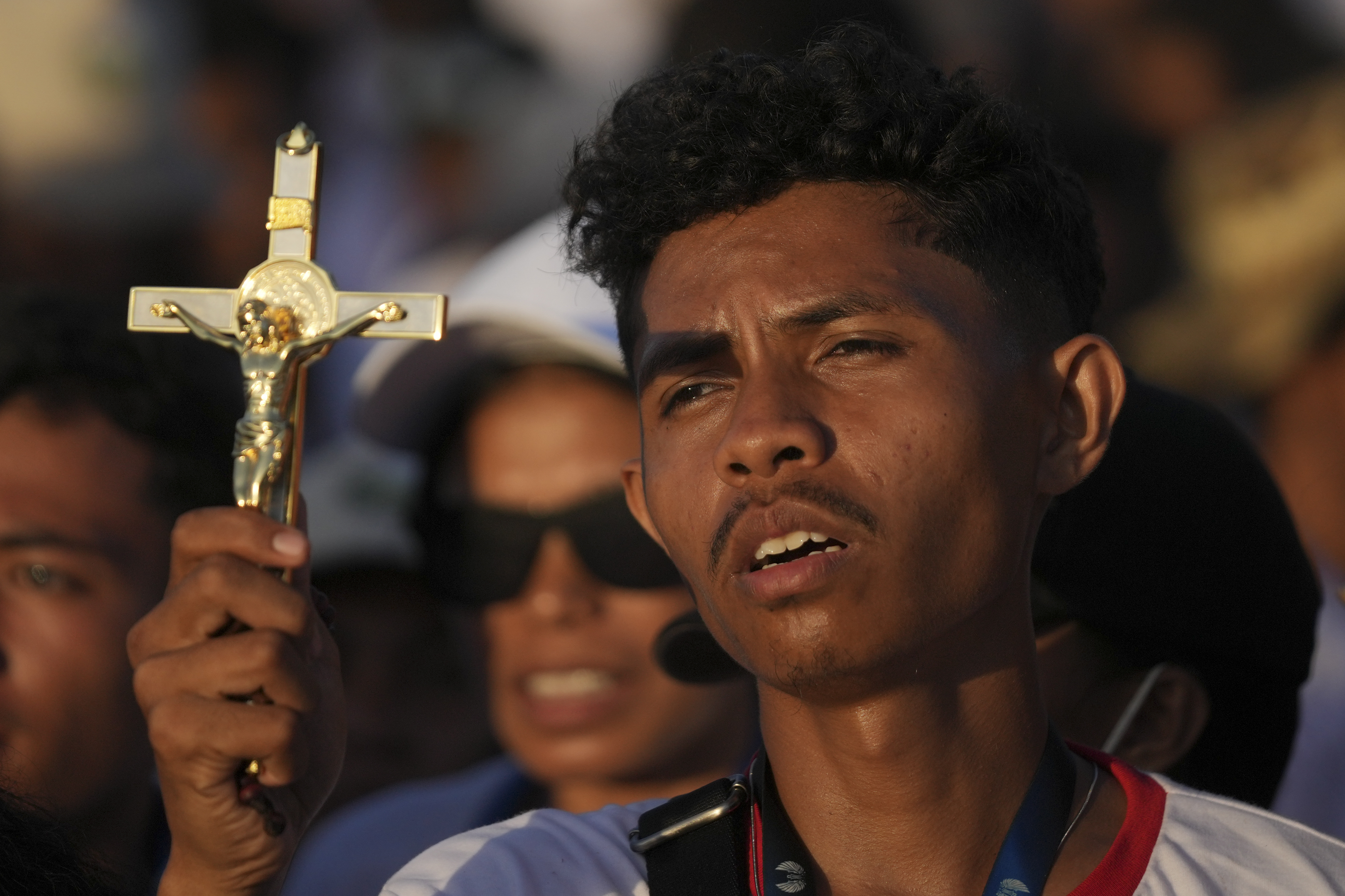 Pope mass draws 600,000 in Catholic-majority East Timor