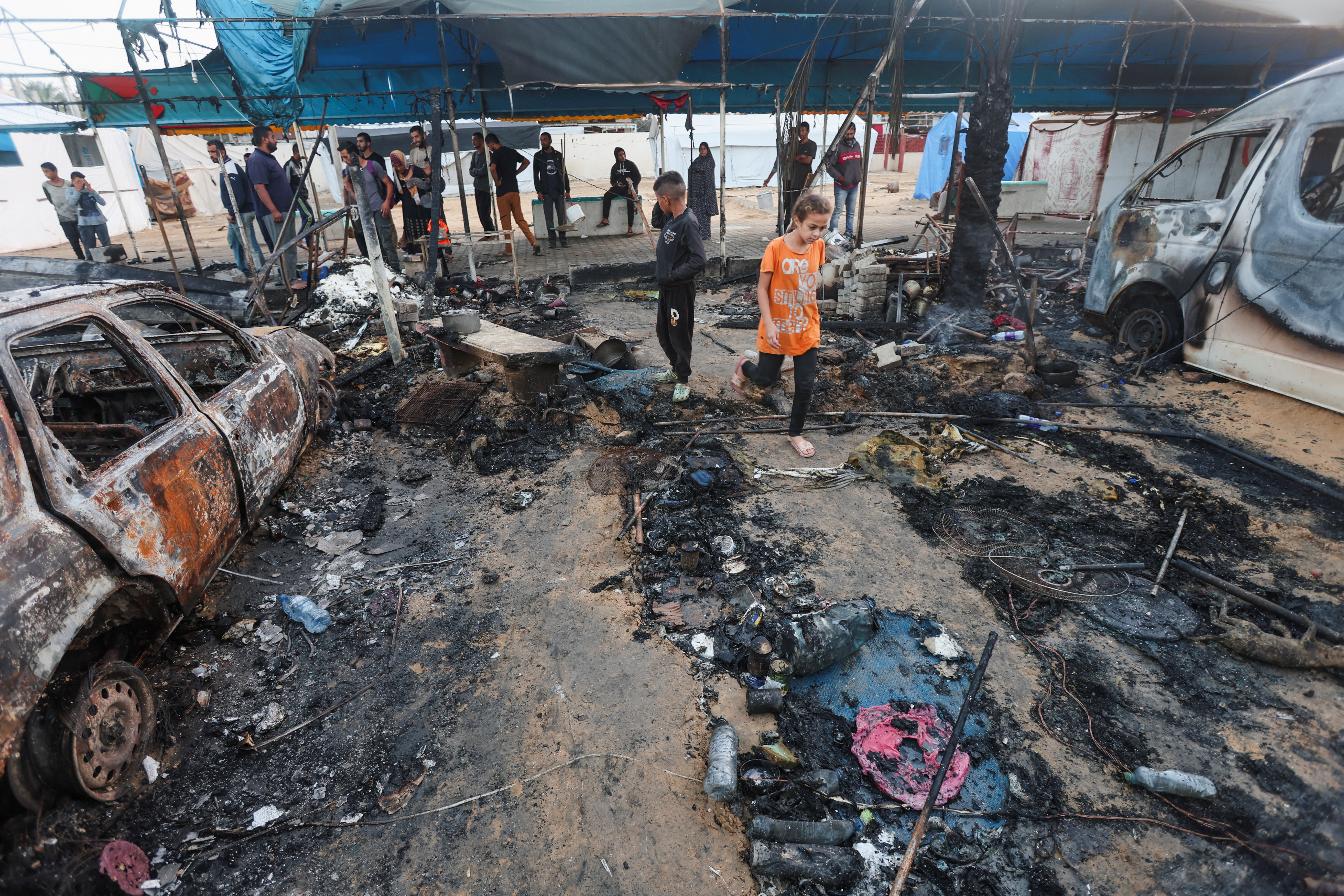 Deadly Israeli strike on hospital tent camp in Gaza