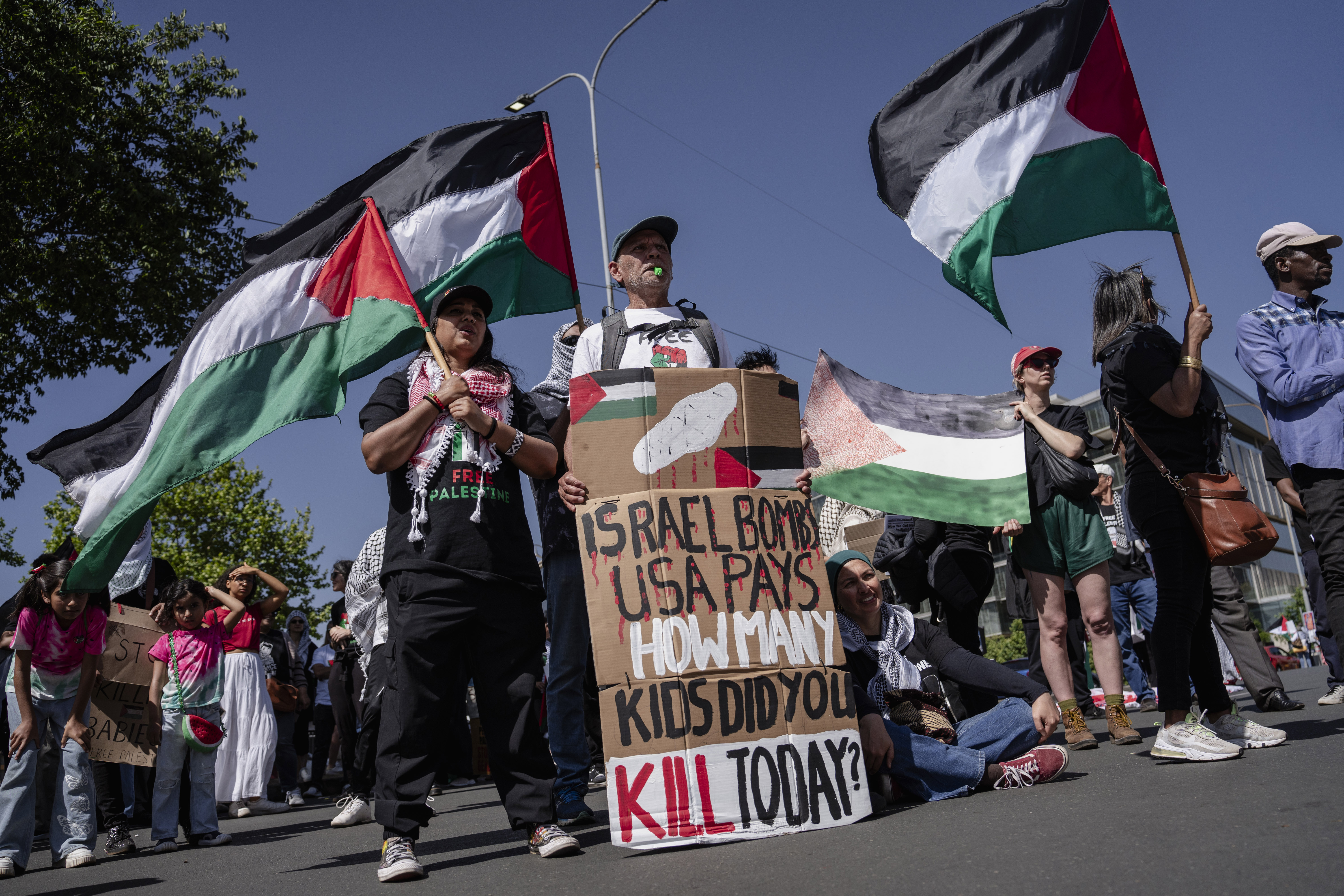 Thousands march worldwide for Gaza and Lebanon