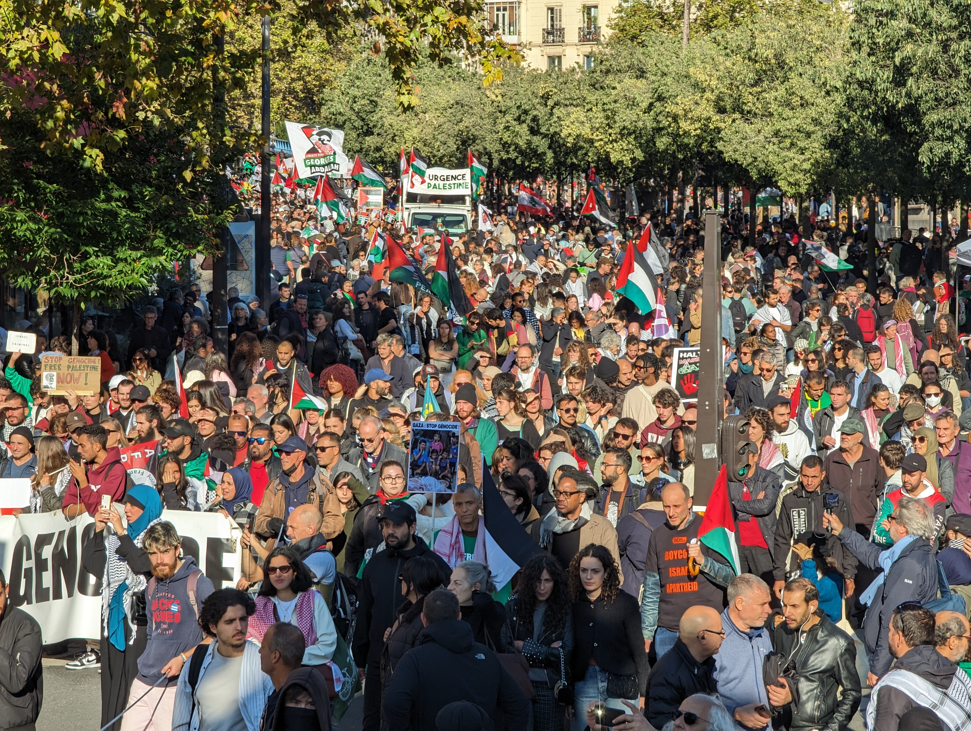 Thousands march worldwide for Gaza and Lebanon
