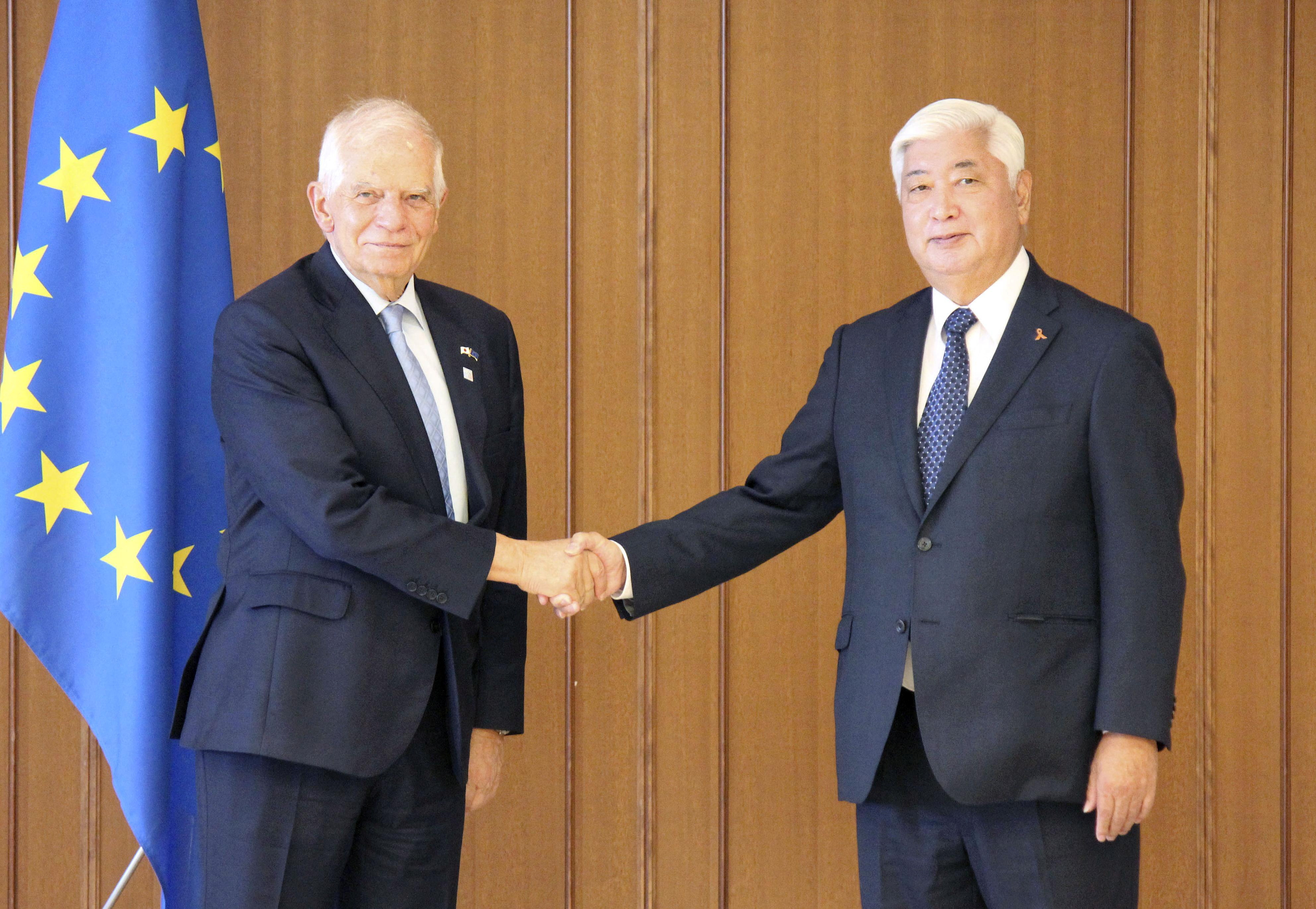 EU’s foreign policy chief Josep Borrell shakes hands with Japan’s Defence Minister Gen Nakatani in Tokyo, Japan November 1, 2024, in this photo taken by Kyodo. Mandatory credit Kyodo/via REUTERS ATTENTION EDITORS - THIS IMAGE HAS BEEN SUPPLIED BY A THIRD PARTY. MANDATORY CREDIT. JAPAN OUT. NO COMMERCIAL OR EDITORIAL SALES IN JAPAN.