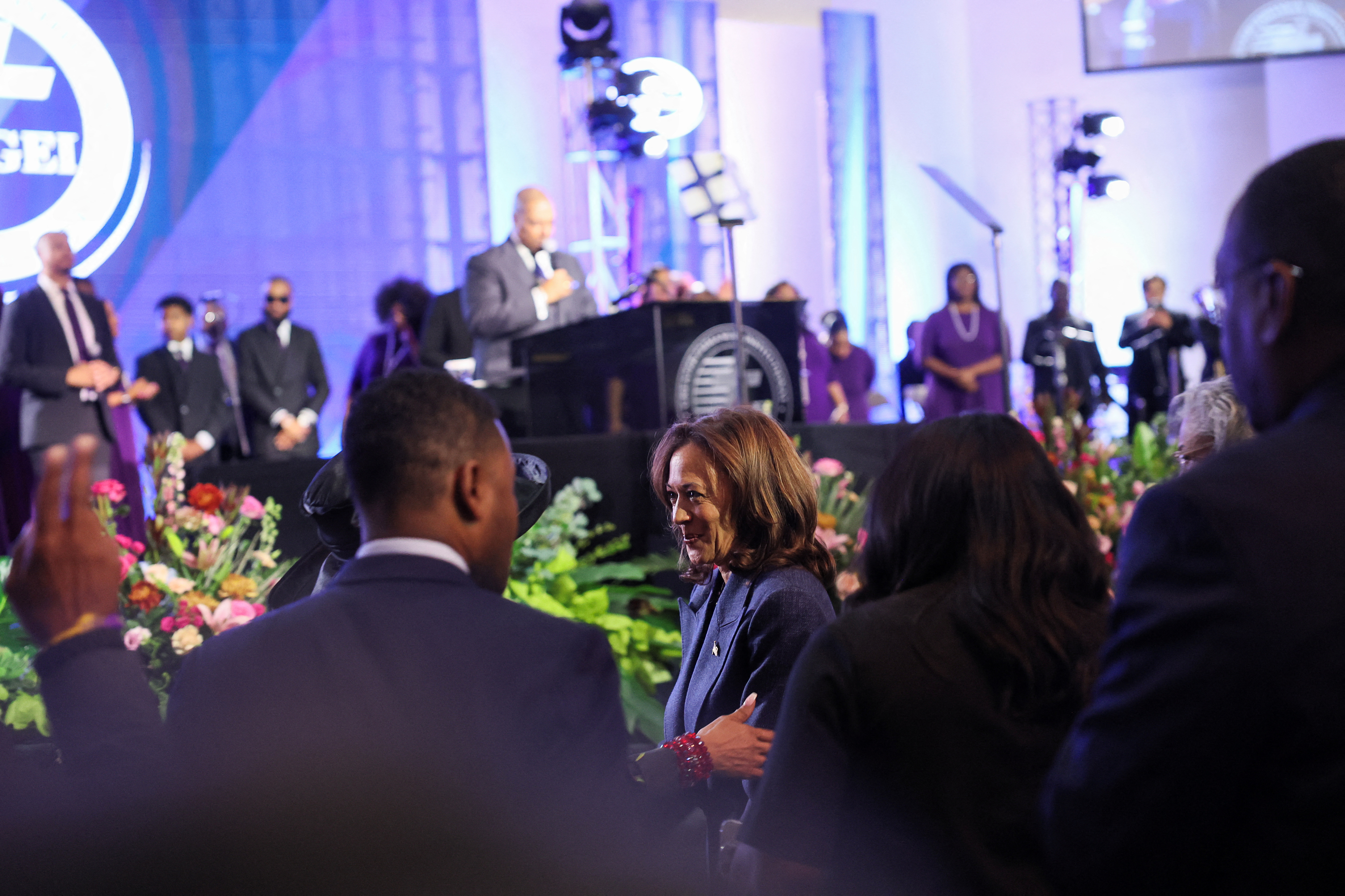 Democratic presidential nominee U.S. Vice President Kamala Harris visits Greater Emmanuel Institutional Church of God in Christ in Detroit, Michigan, U.S., November 3, 2024. REUTERS/Leah Millis