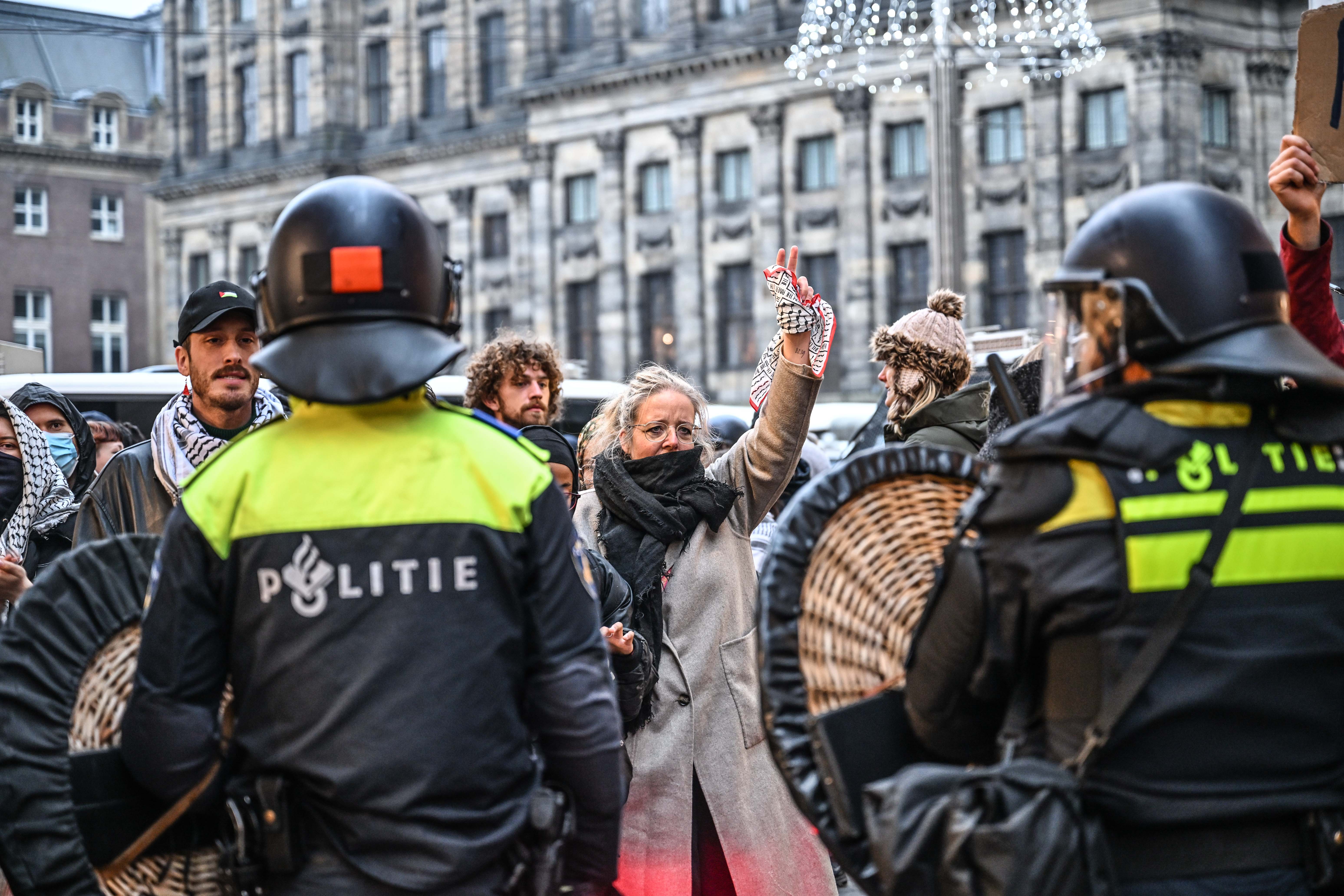Dozens arrested at Dam Square in banned demonstration