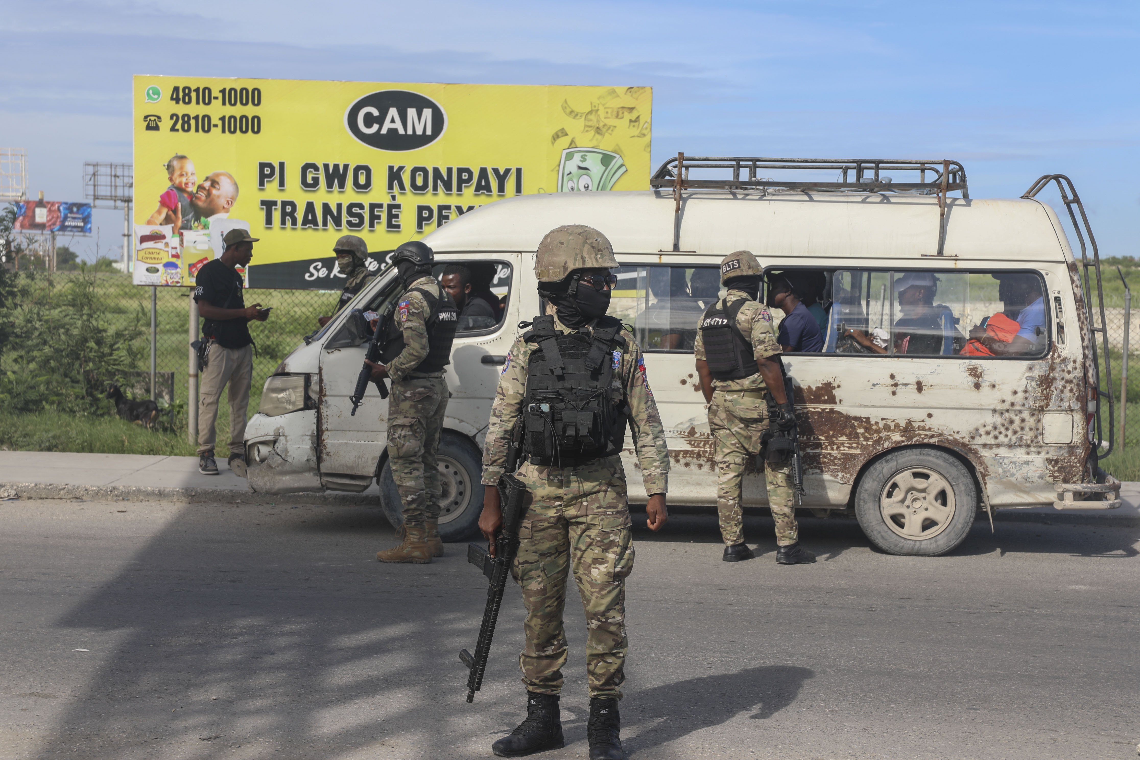 Haitian police officers