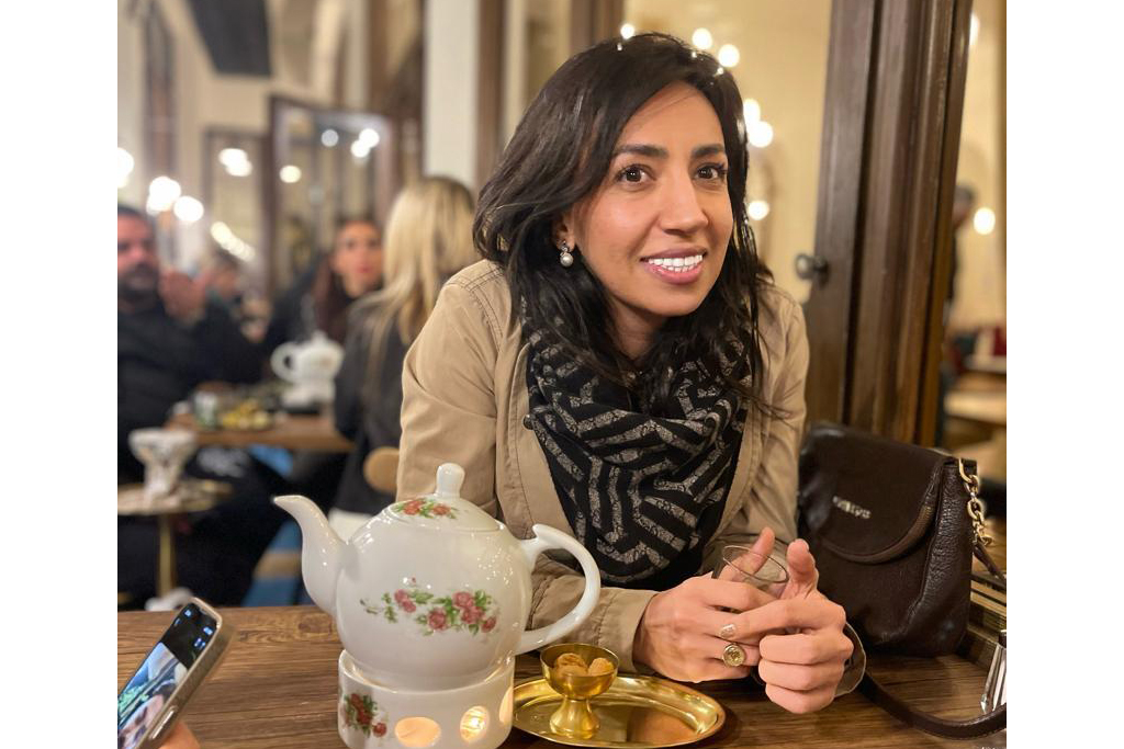 Mahsa Ghorbani in cafe.