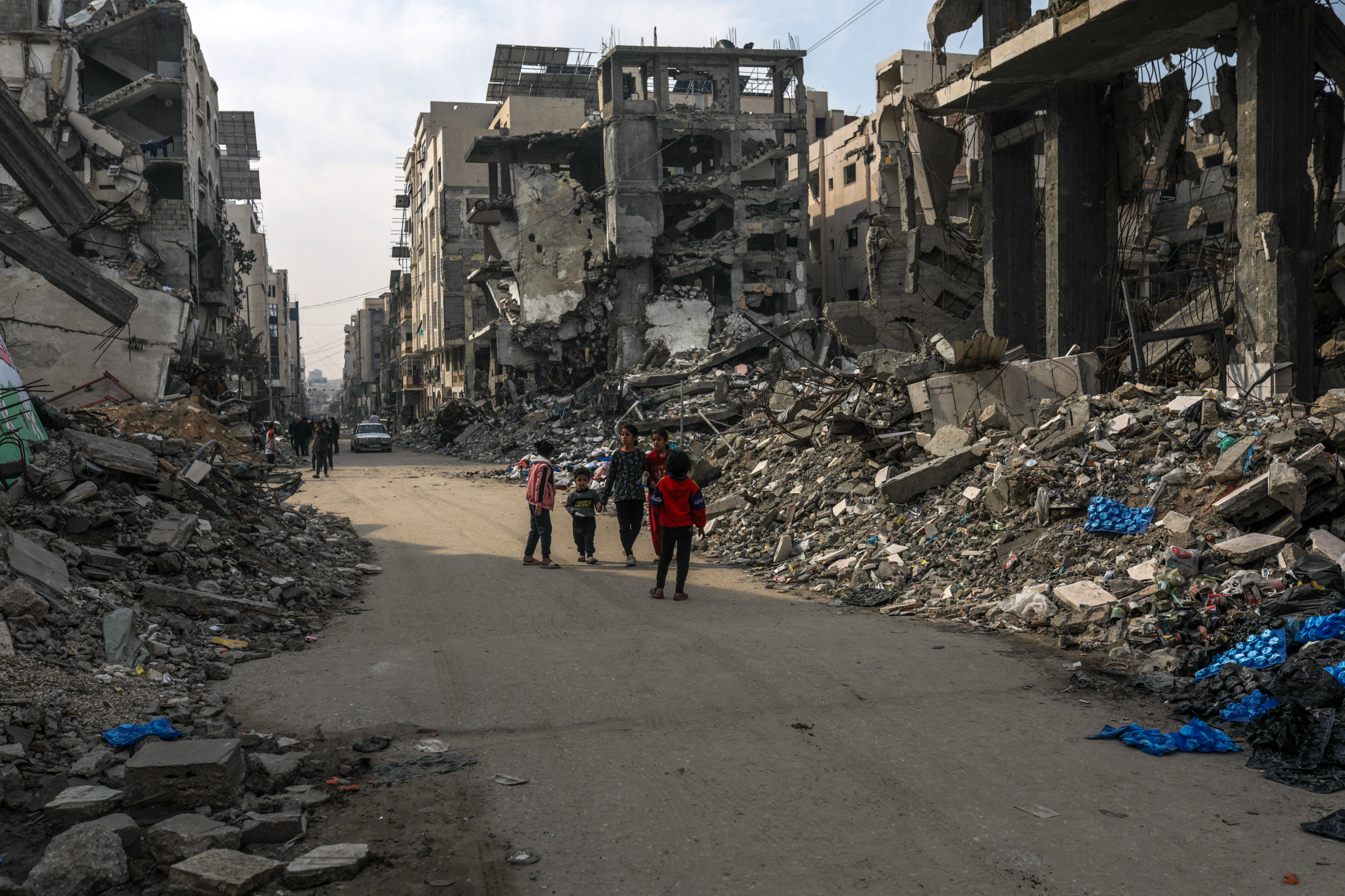 Bittersweet homecoming for Gazans returning to north