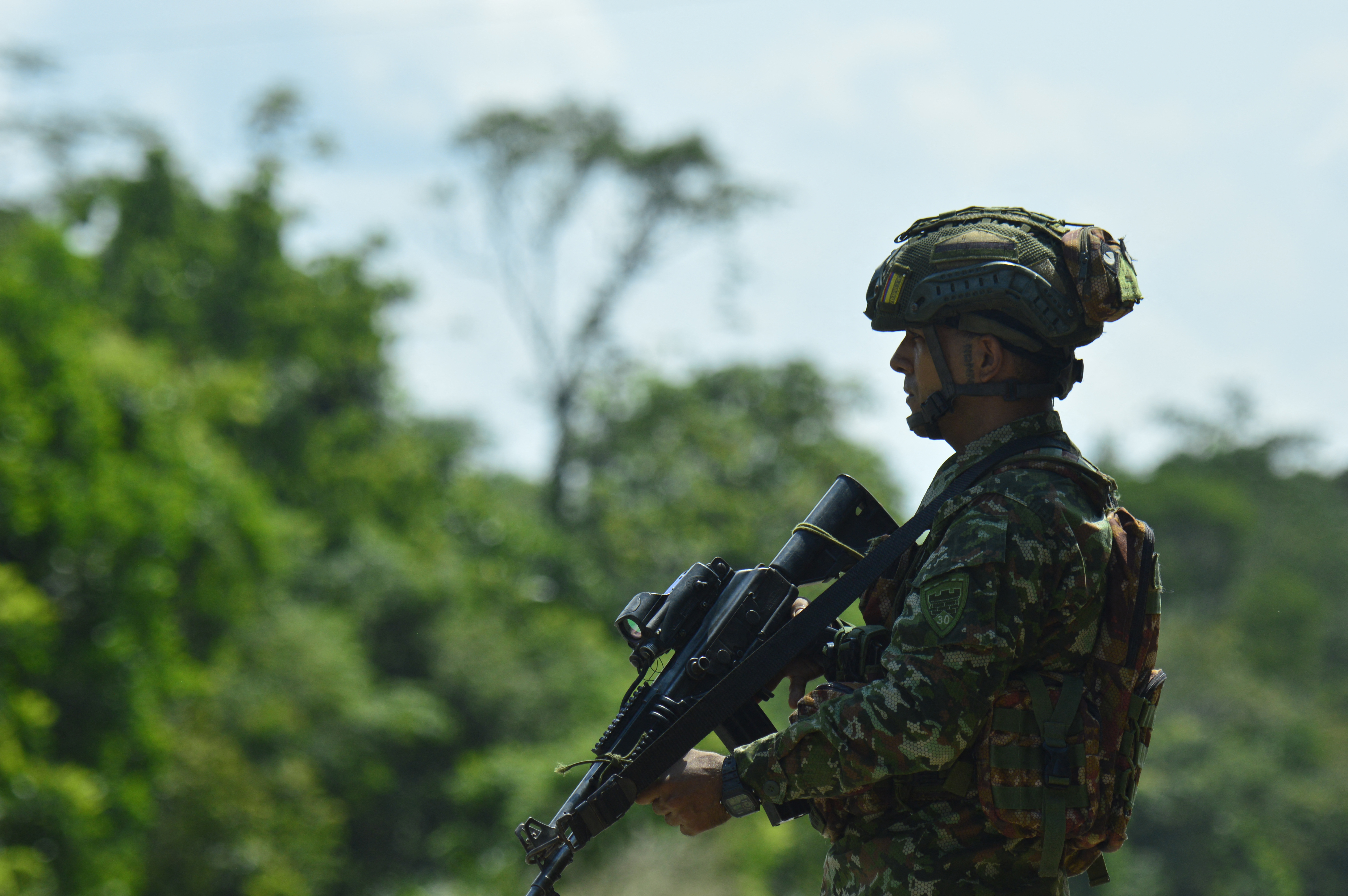 An Army soldier patrols in Tibu Colombia