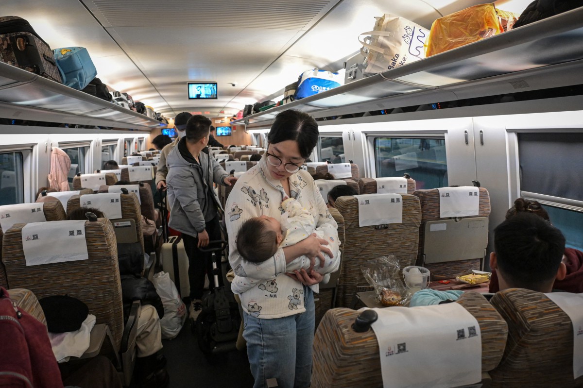 China travel peaks as millions head home for Lunar New Year