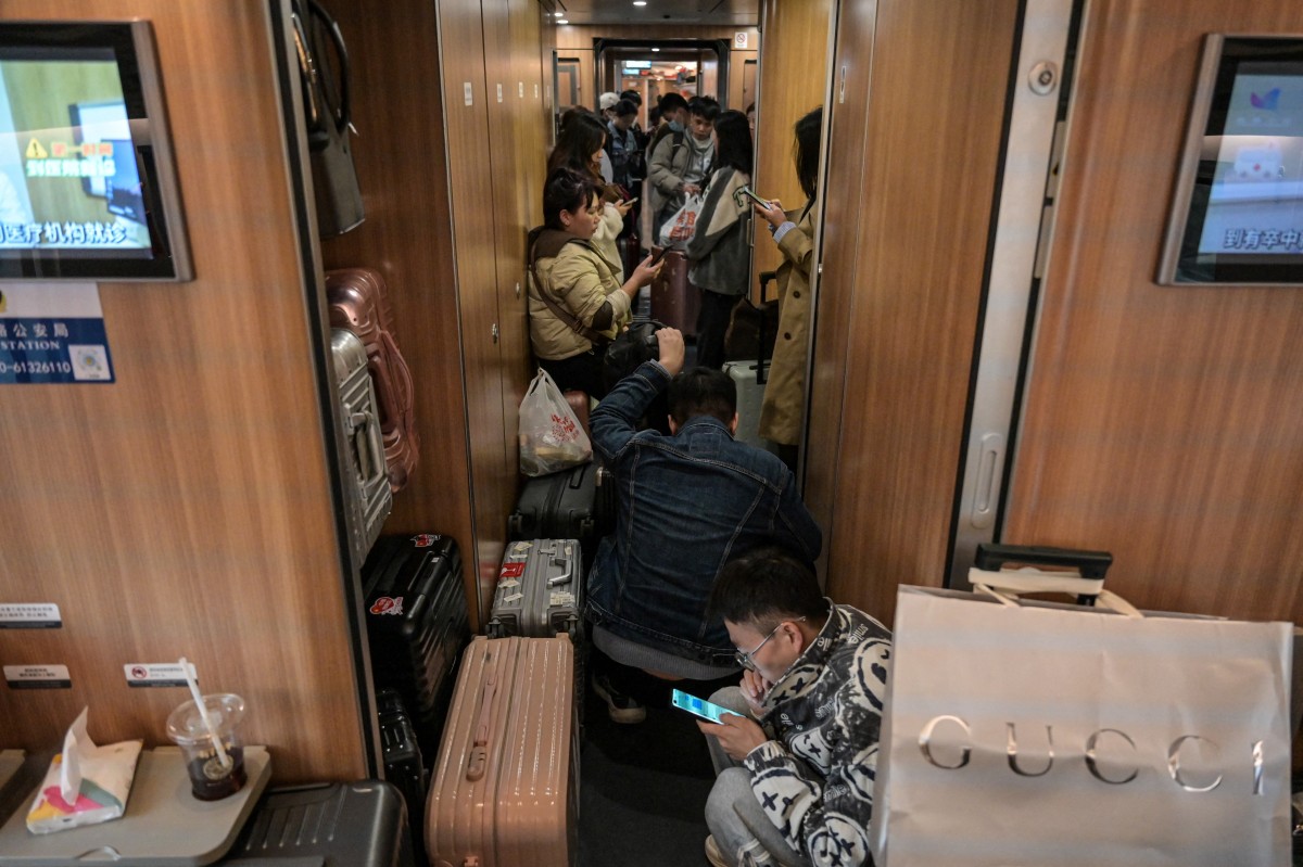 China travel peaks as millions head home for Lunar New Year