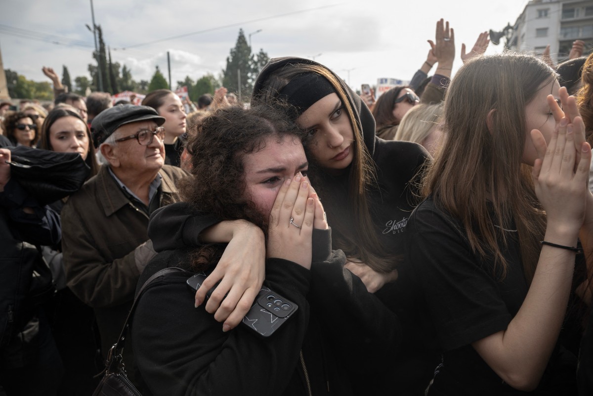 Thousands march in Greece to demand justice for train wreck victims