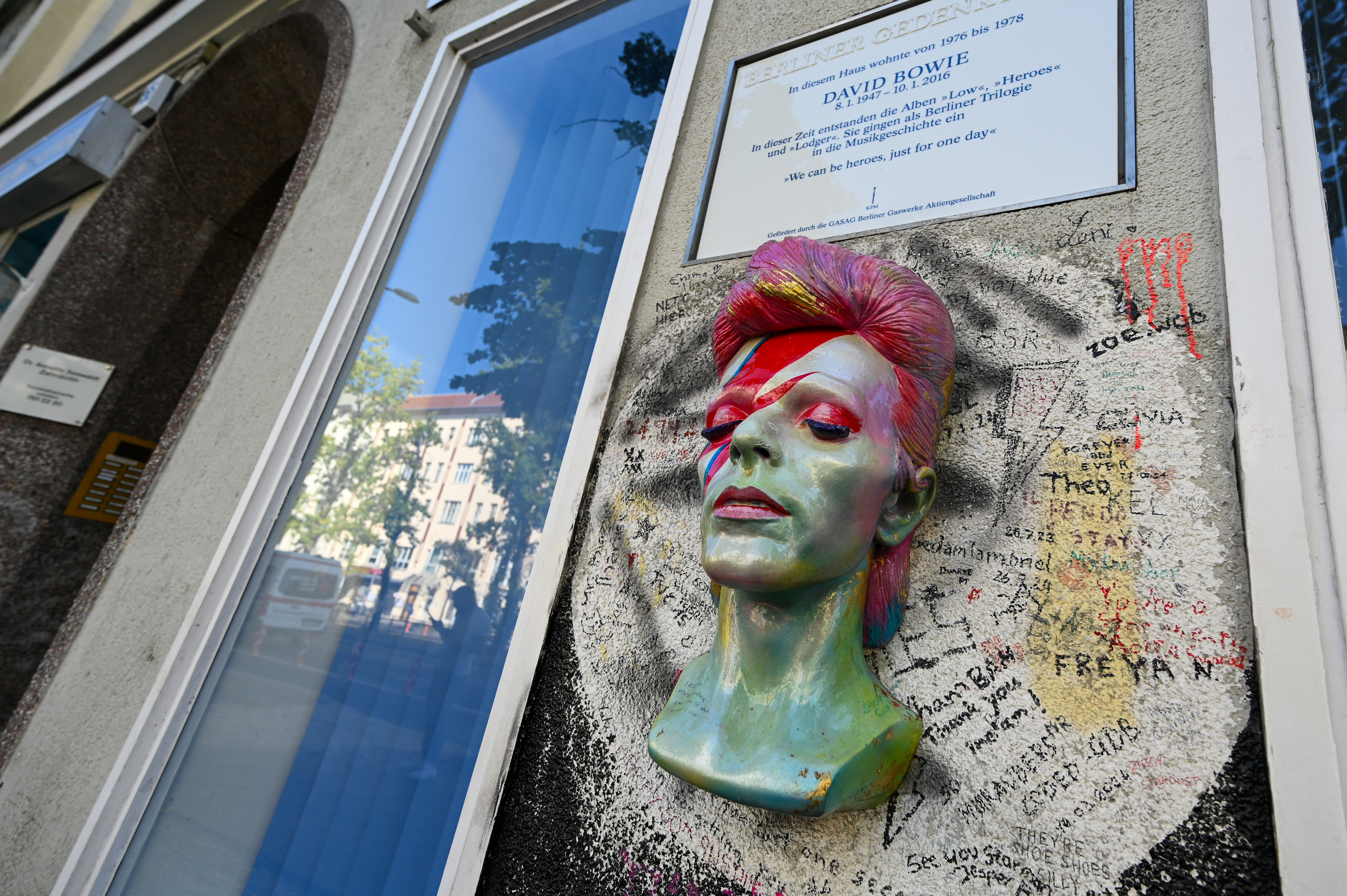 The bust of David Bowie featured outside the apartment he lived at in West Berlin.
