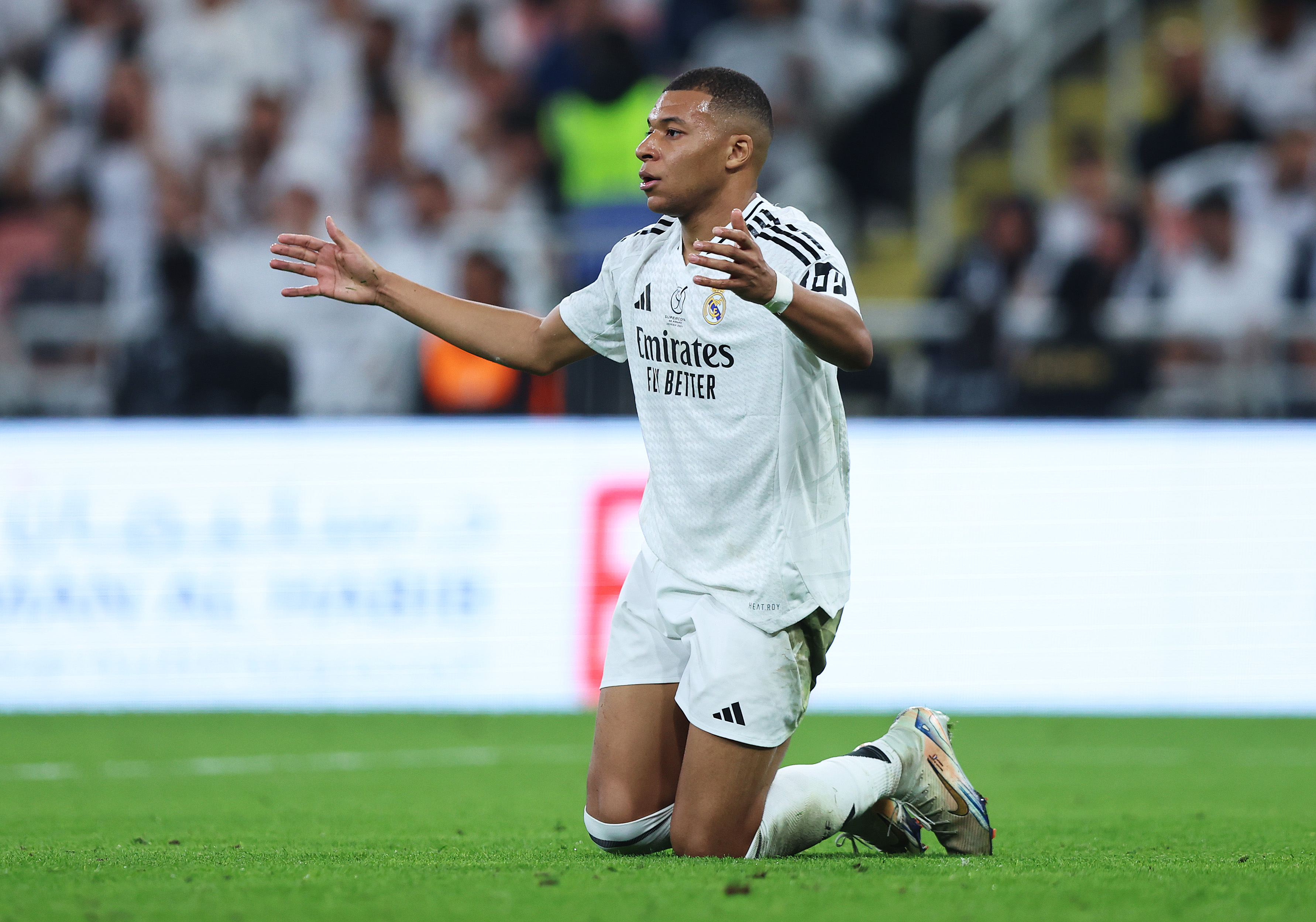 JEDDAH, SAUDI ARABIA - JANUARY 09: Kylian Mbappe of Real Madrid reacts during the Spanish Super Cup Semi-Final match between Real Madrid and RCD Mallorca at King Abdullah Sports City on January 09, 2025 in Jeddah, Saudi Arabia. (Photo by Yasser Bakhsh/Getty Images)