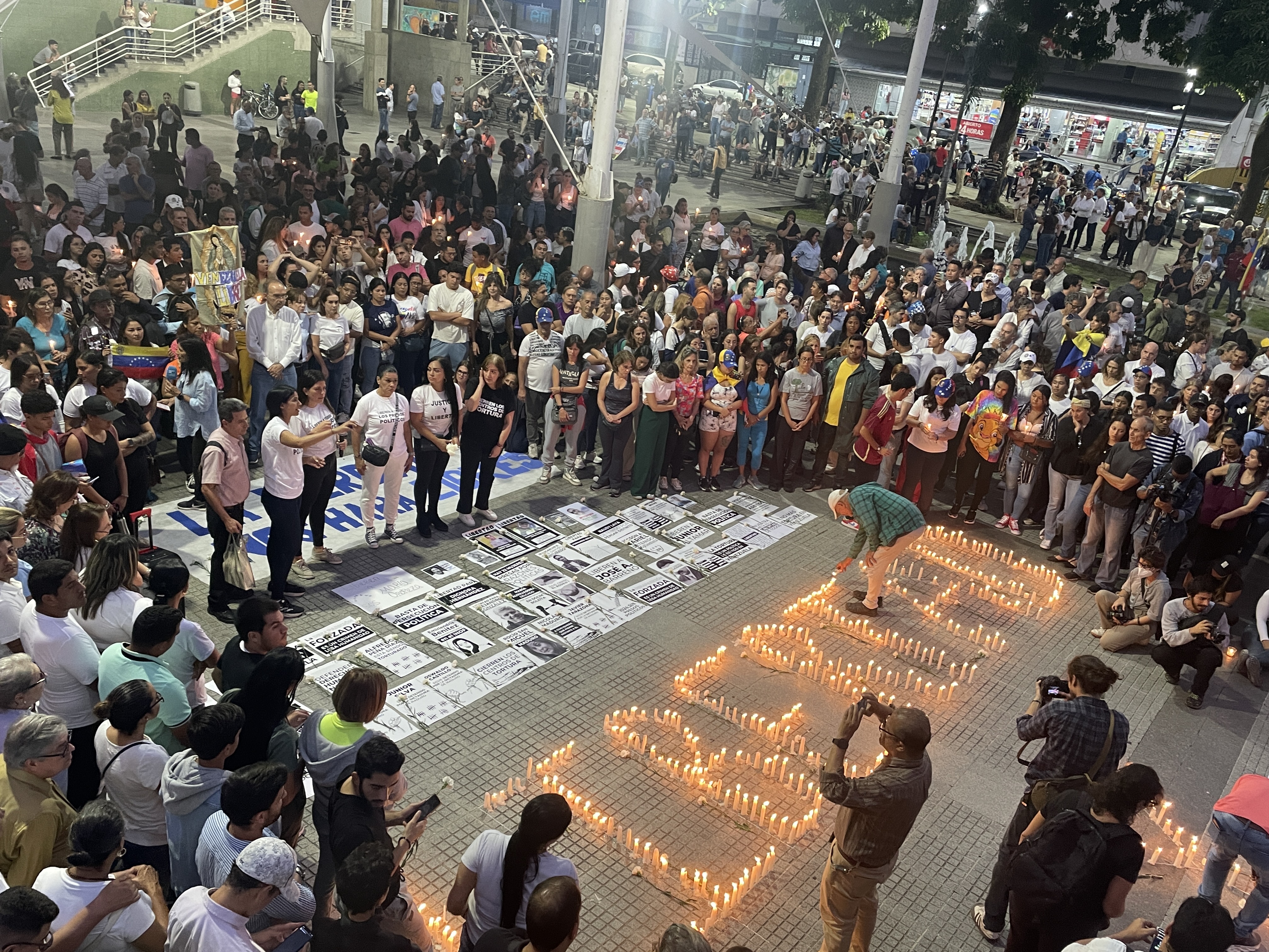 Hundreds of people attended a vigil for political prisoners in Venezuela in August
