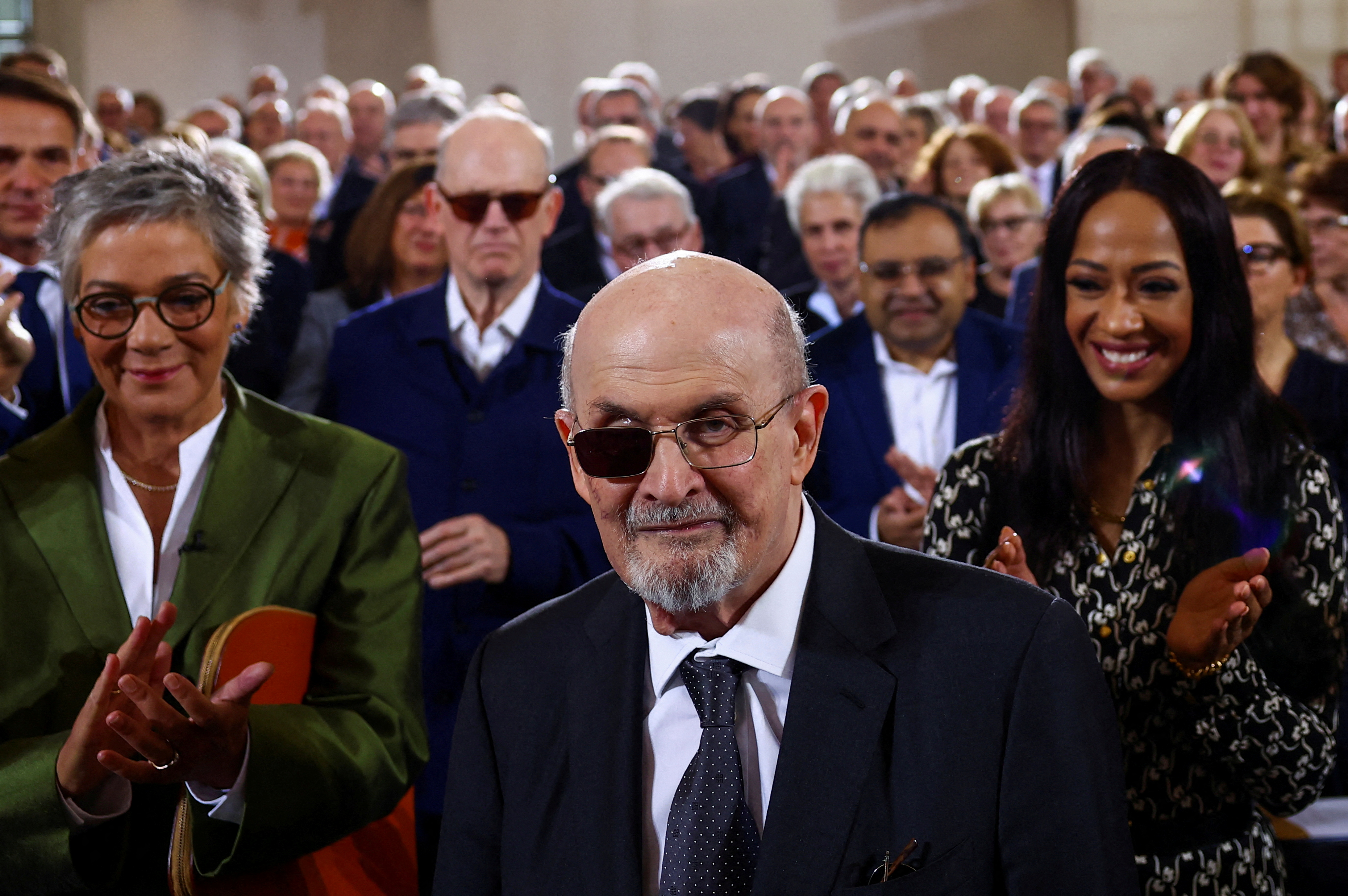 Author Salman Rushdie looks on as he receives the Peace Prize of the German book trade (Friedenspreis des Deutschen Buchhandels) during a ceremony at the Church of St. Paul in Frankfurt, Germany, October 22, 2023. REUTERS/Kai Pfaffenbach/Pool TPX IMAGES OF THE DAY