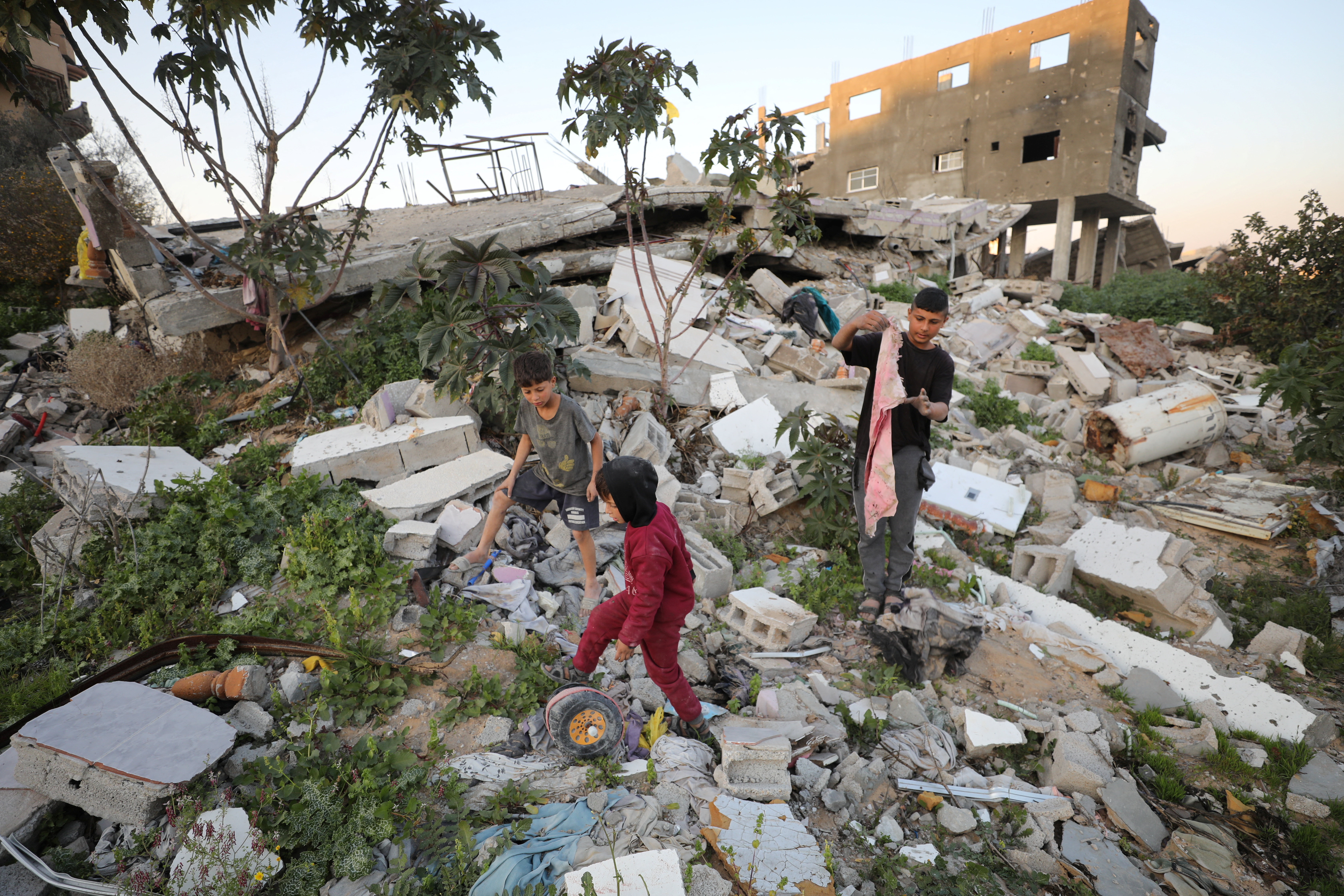 Israeli bombardment leaves Gaza neighborhoods in rubble-strewn wastelands